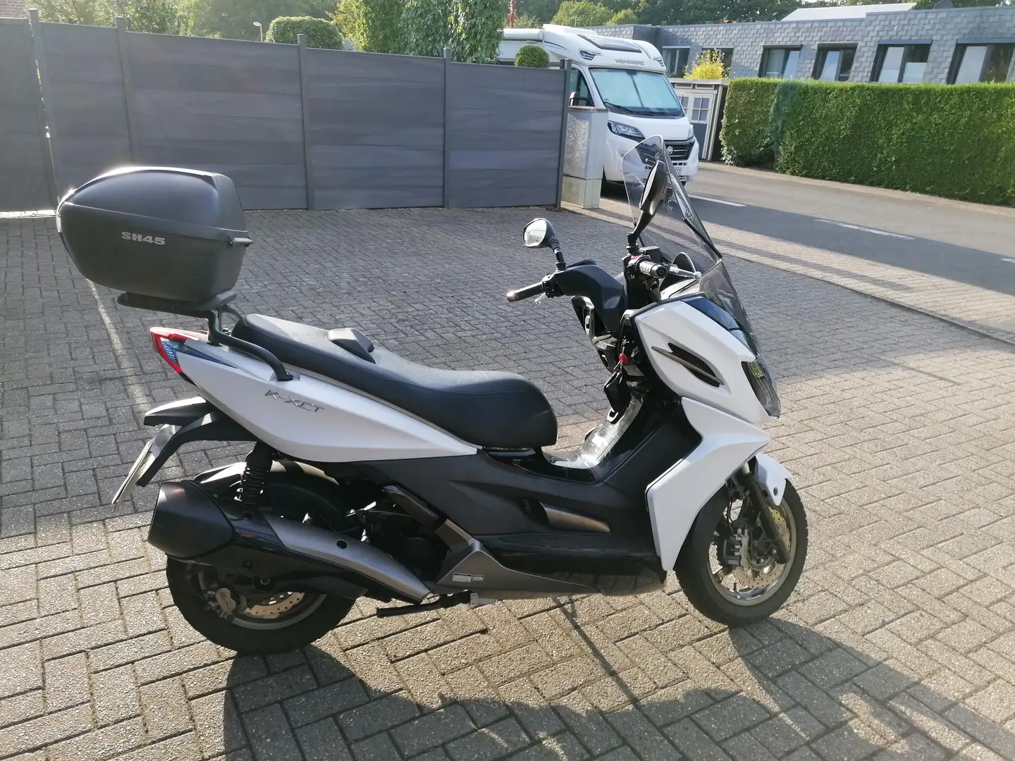 Kymco K-XCT 300i Sportlich/ solider Cityroller Blanc - 1