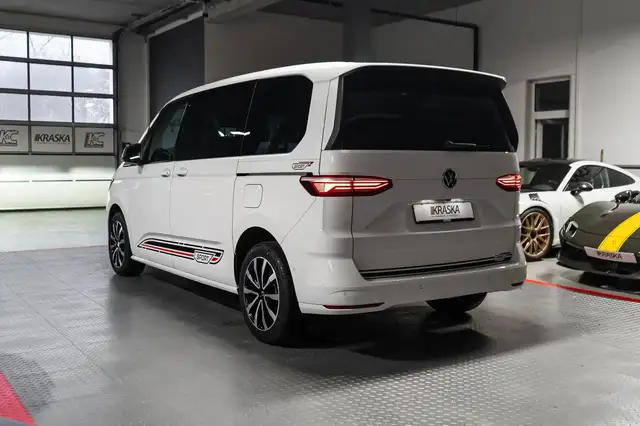 Volkswagen Multivan view 12