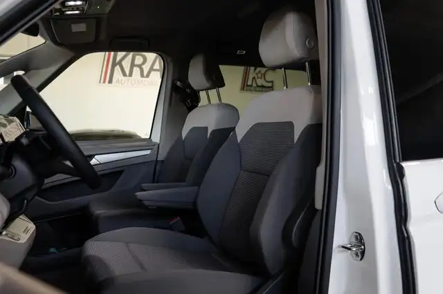 Volkswagen Multivan view 15