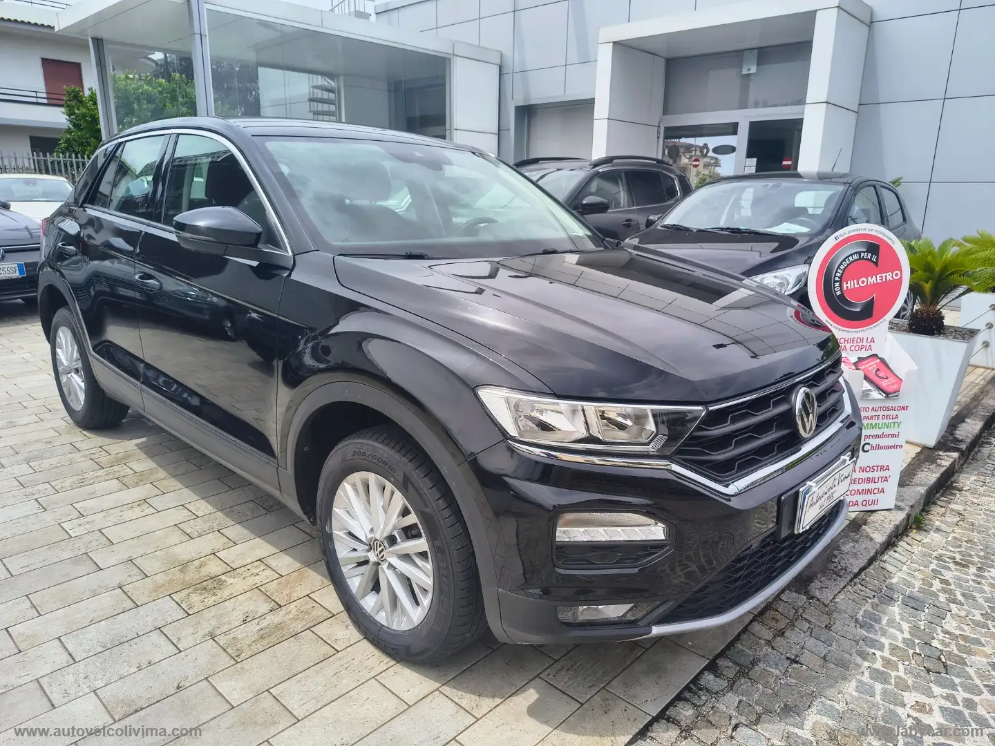 Volkswagen T-Roc 1.6 TDI SCR Business BlueMot.Tech. Zwart - 1