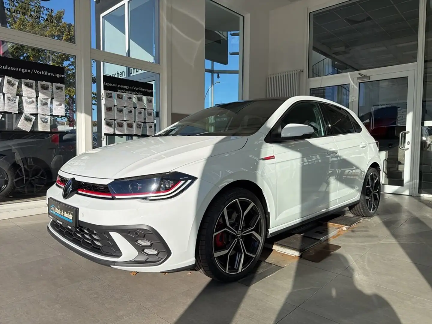 Volkswagen Polo GTI *PANO,KEYLESS,RFK,NAVI,18ZOLL* - 1