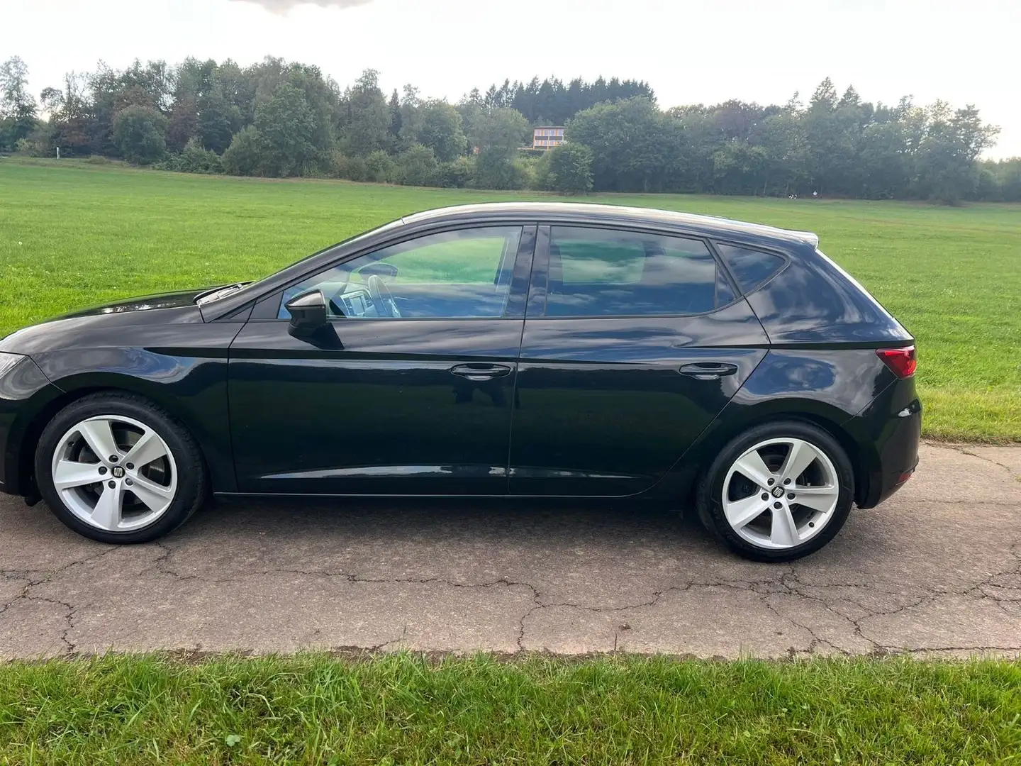 SEAT Leon FR 184ps Diesel Automatik Noir - 2