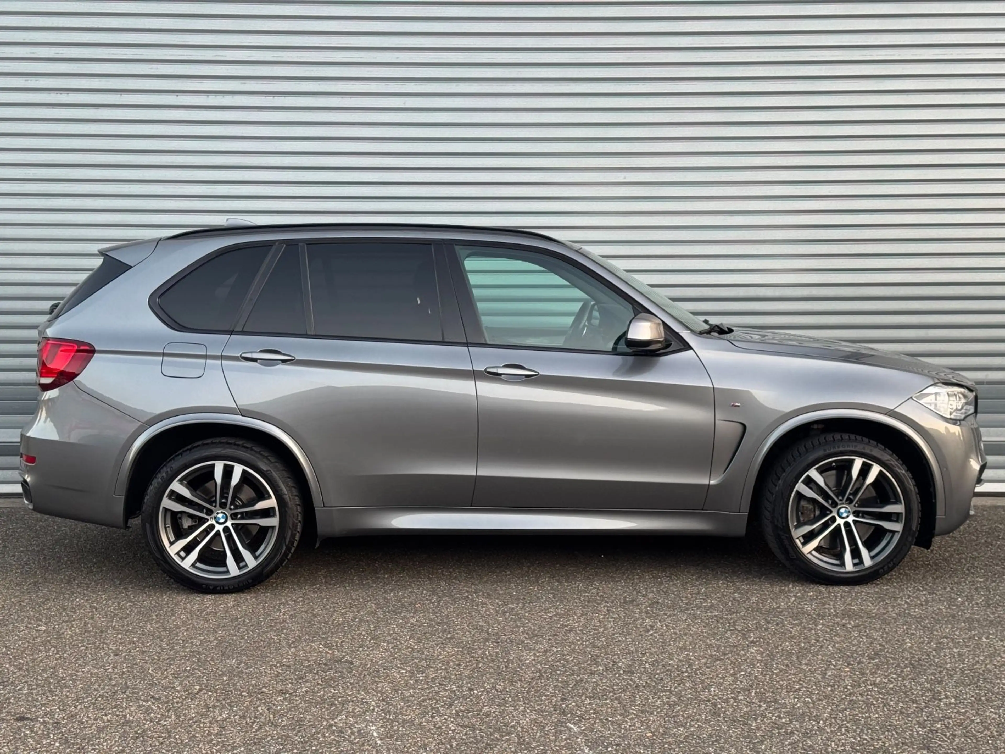 BMW X5 M50 d — photo 6