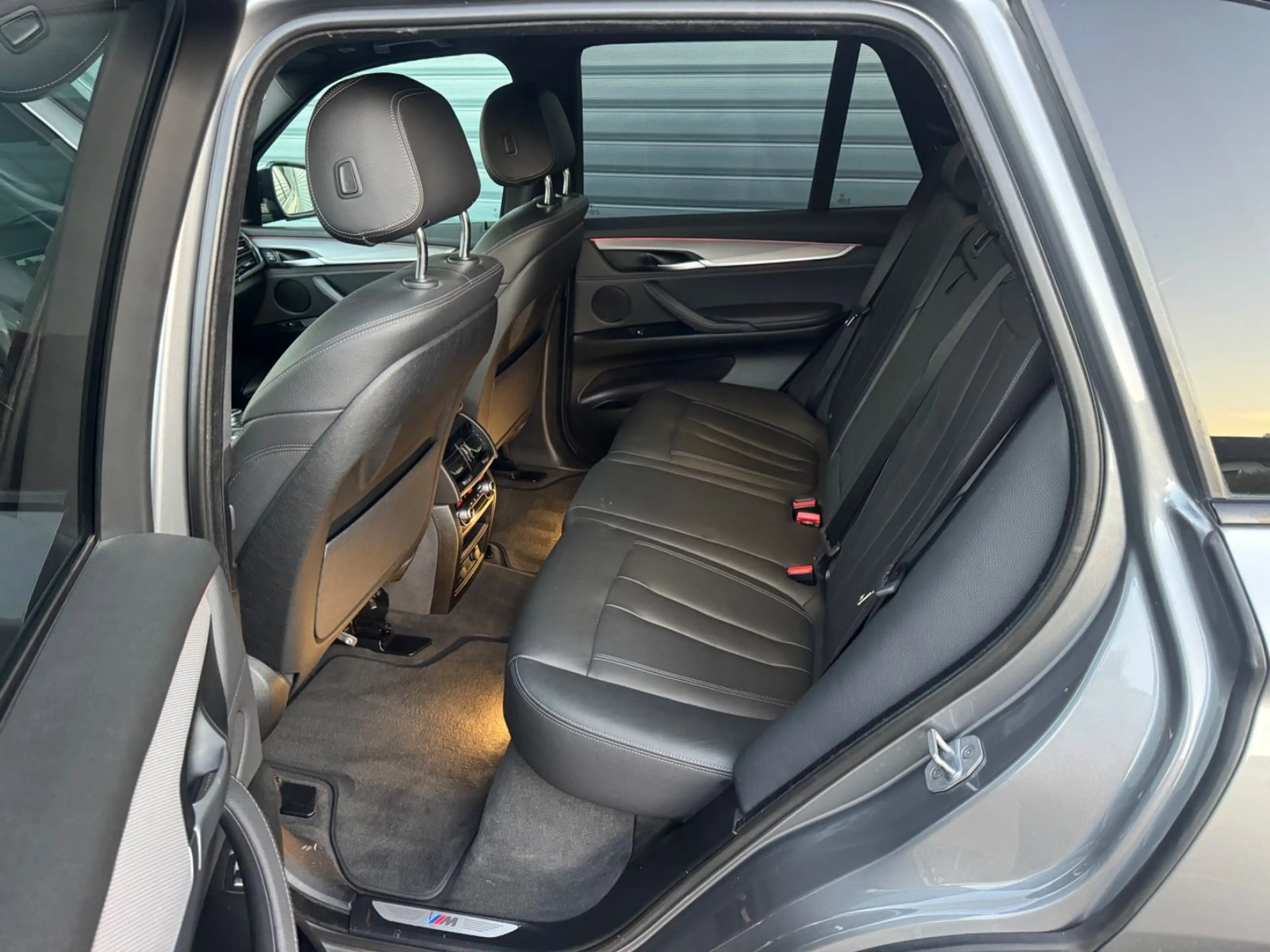 BMW X5 M50 d — photo 10