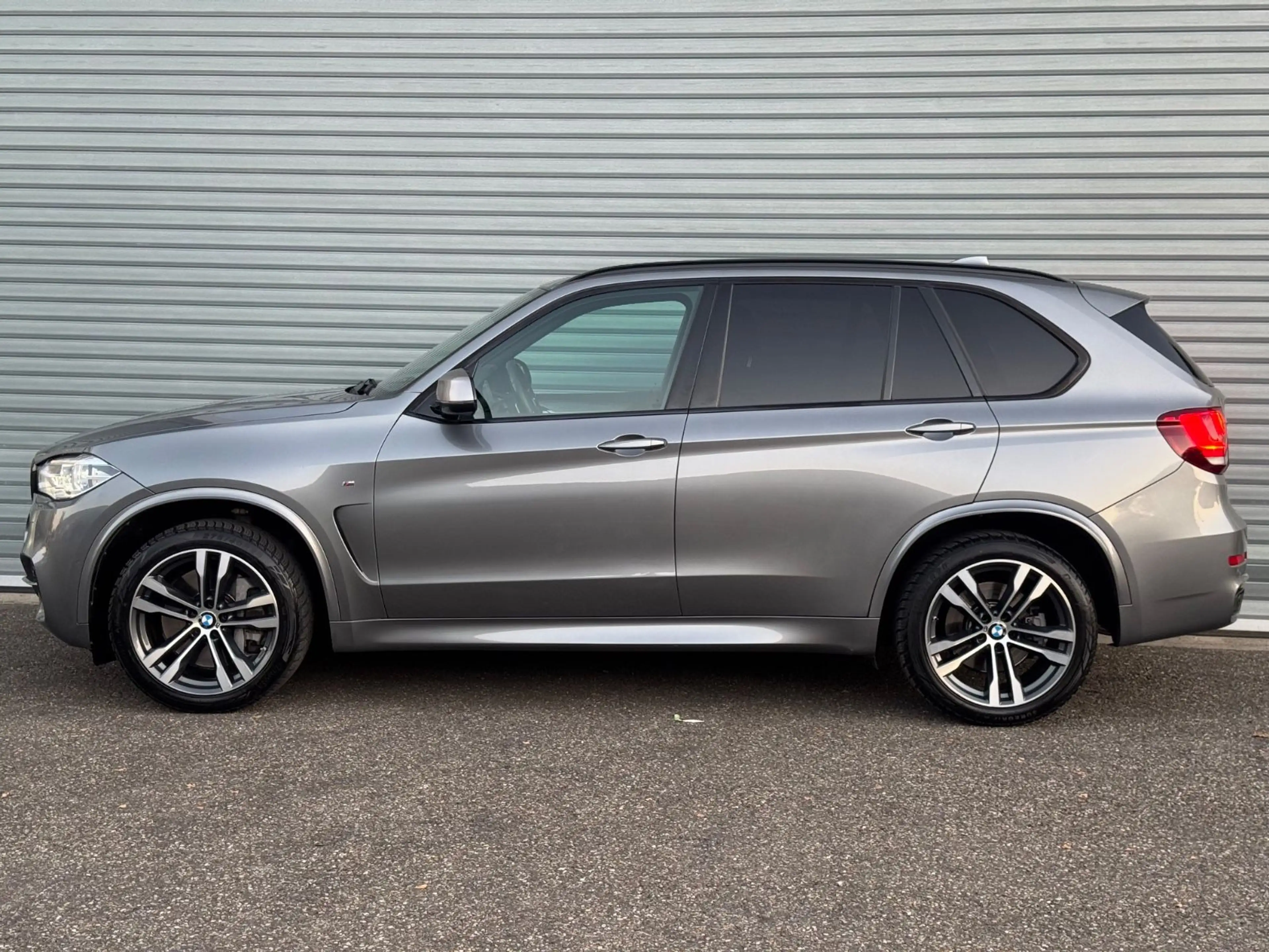BMW X5 M50 d — photo 5