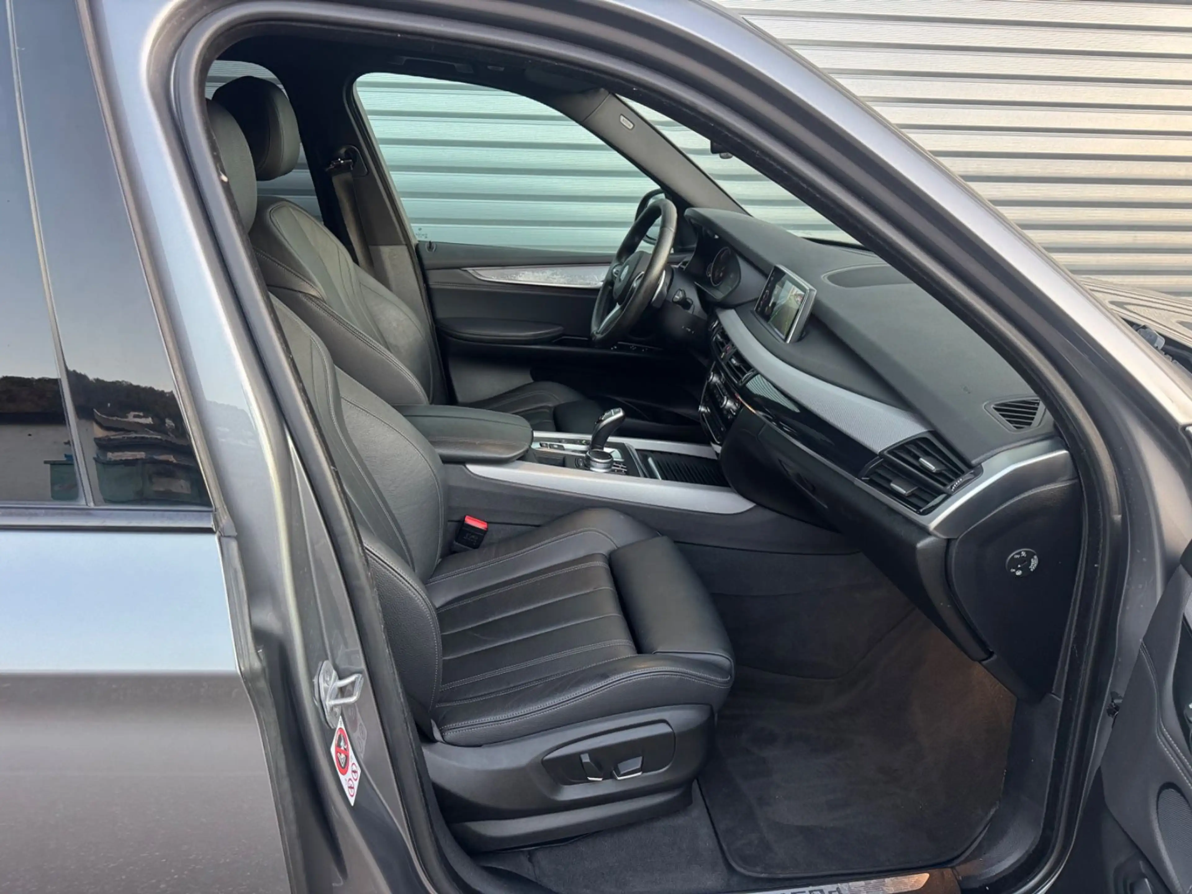 BMW X5 M50 d — photo 11