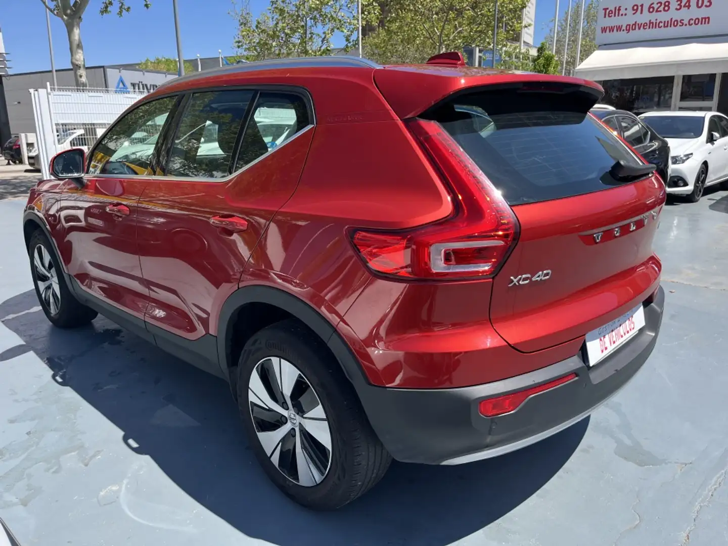 Volvo XC40 T4 Recharge Inscription Aut. Rouge - 2