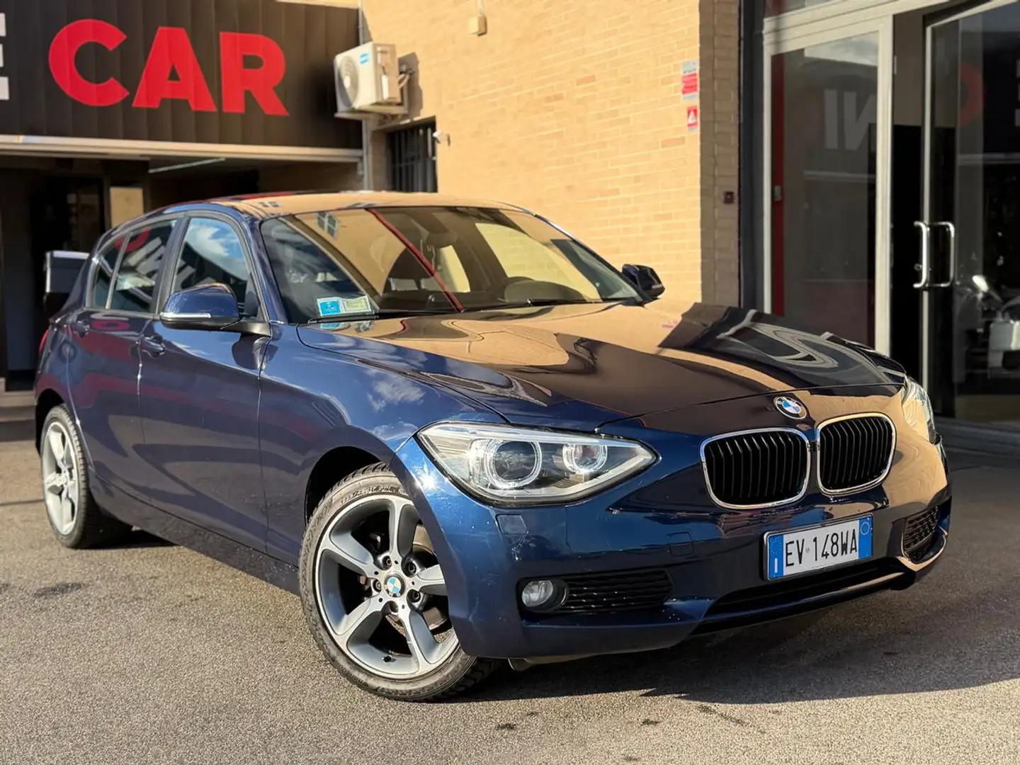 BMW 118 d 5p. Unique Blau - 1