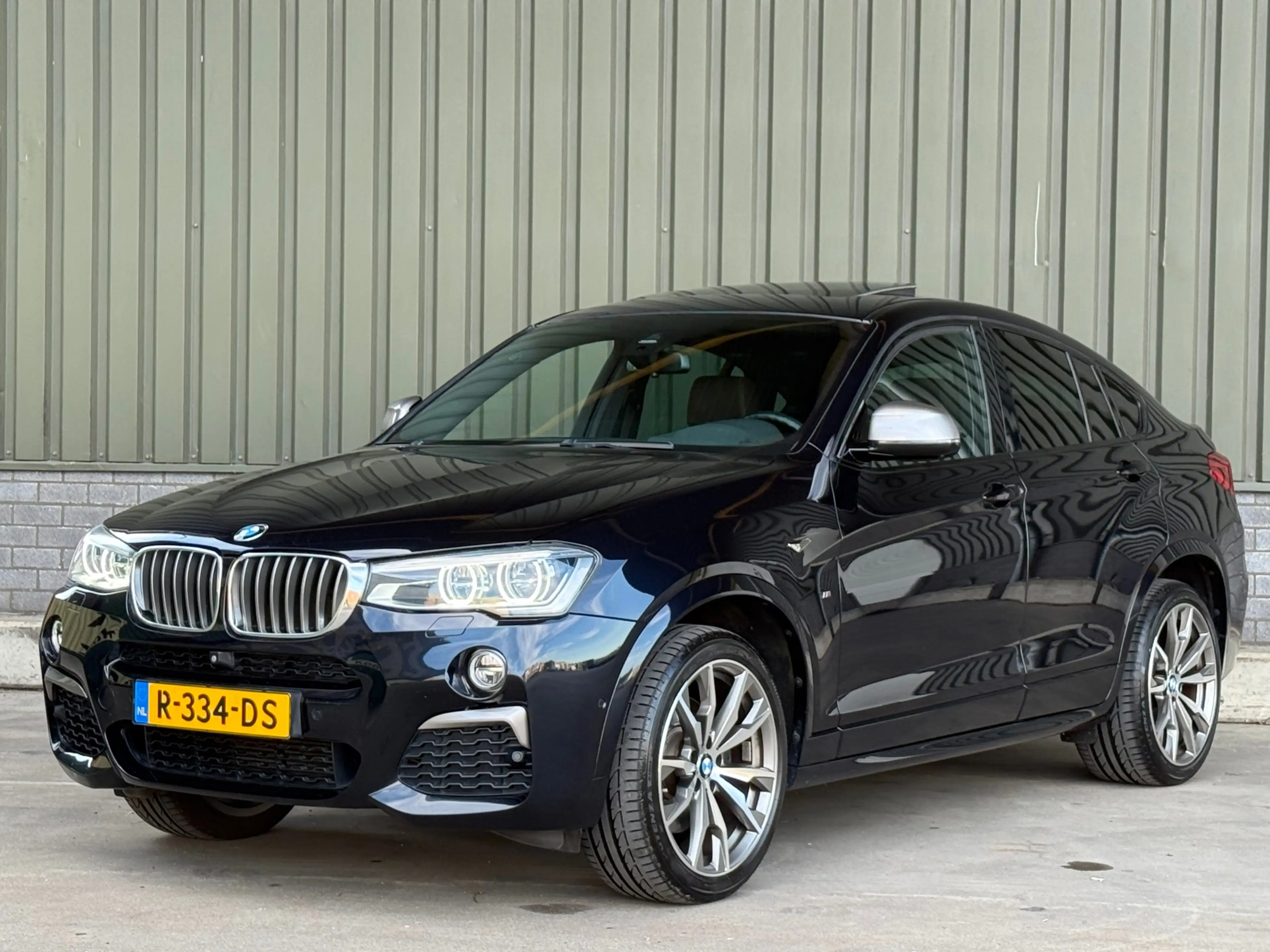 BMW X4 M40i Centennial High Executive / Full option / Pan — photo 9