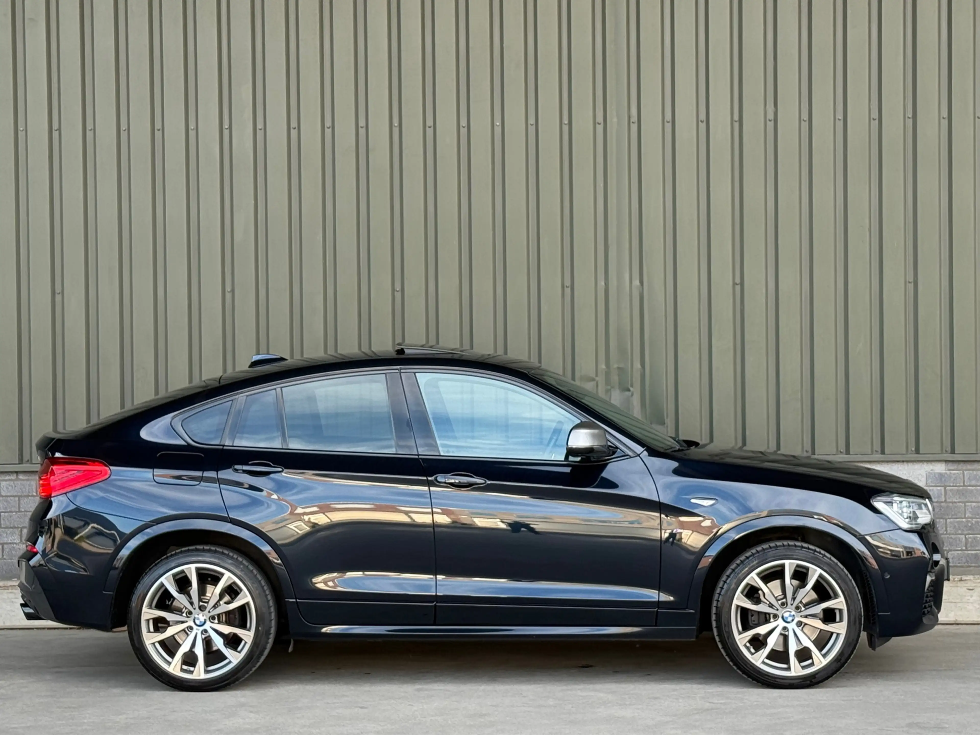 BMW X4 M40i Centennial High Executive / Full option / Pan — photo 4