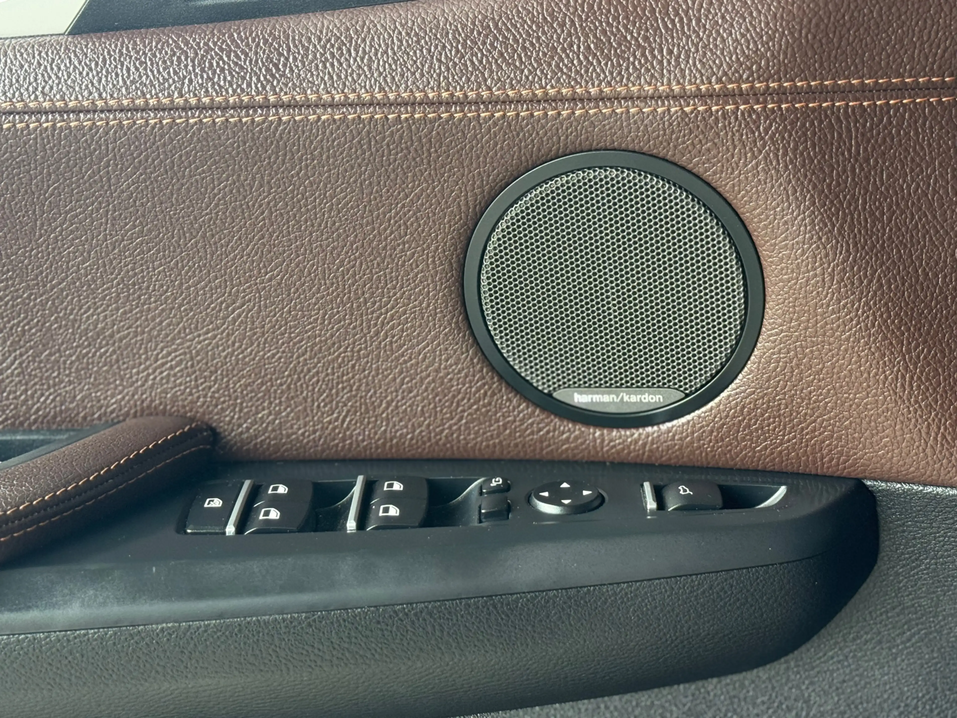 BMW X4 M40i Centennial High Executive / Full option / Pan — photo 13
