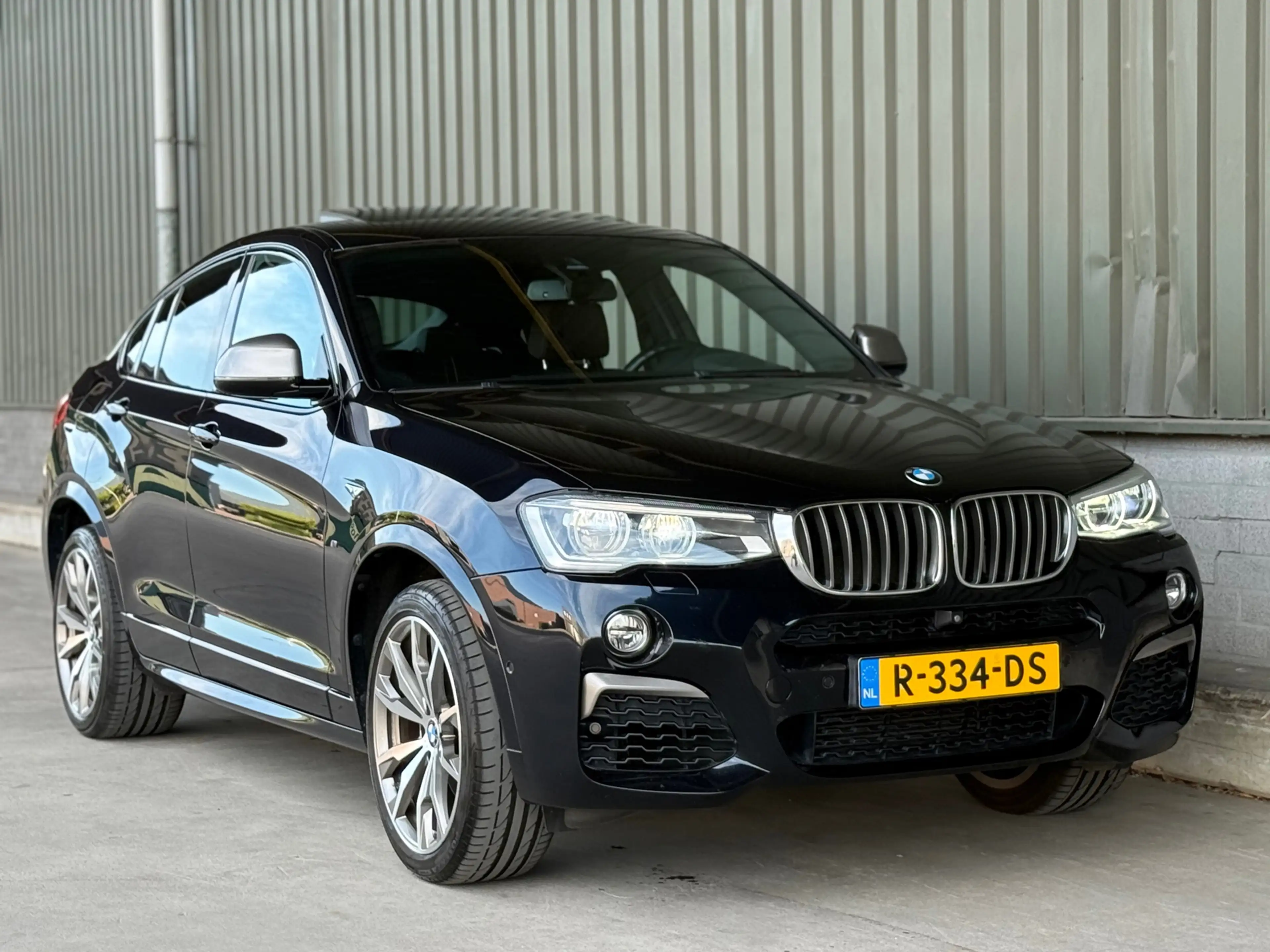 BMW X4 M40i Centennial High Executive / Full option / Pan — photo 3