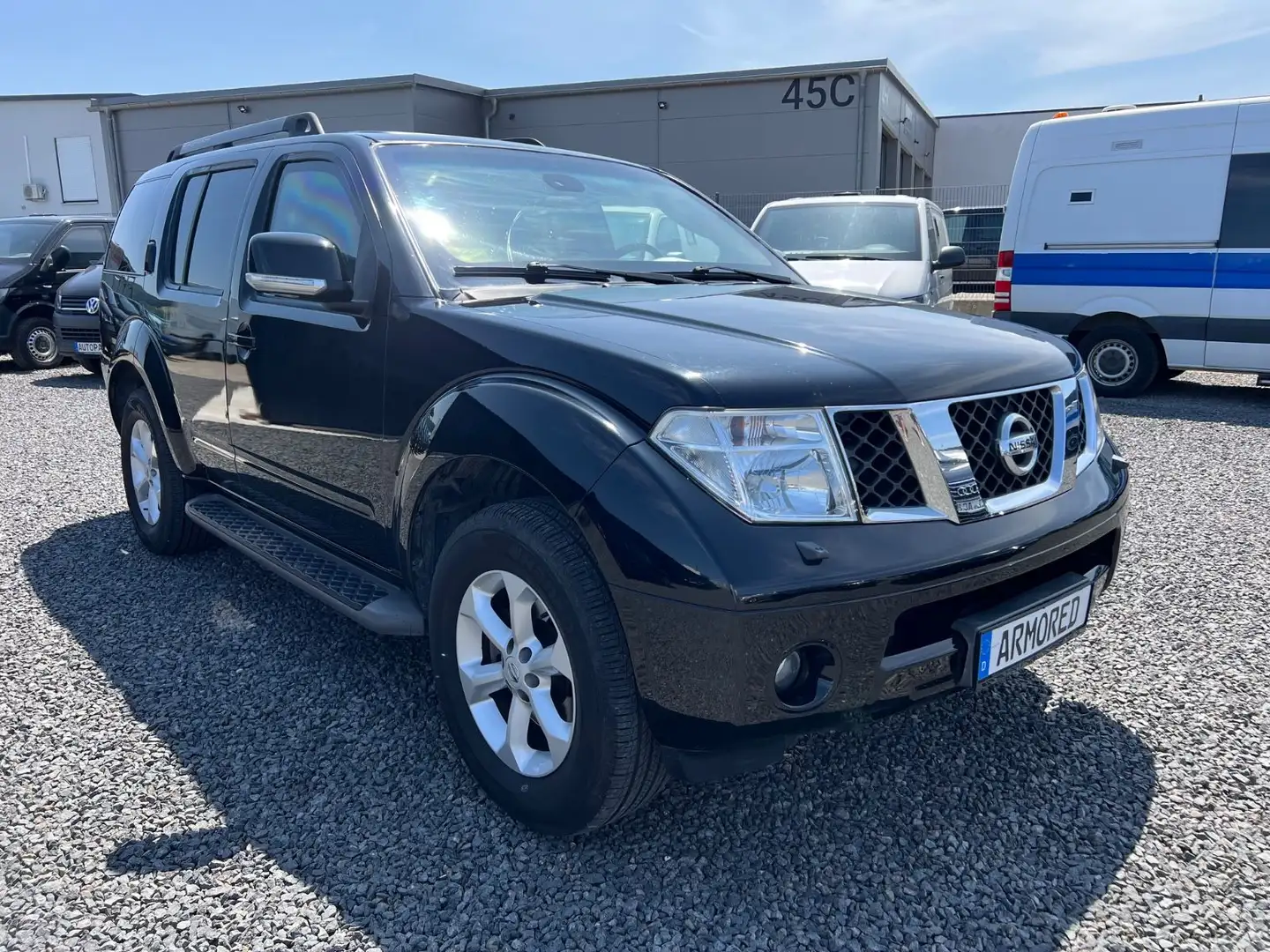 Nissan Pathfinder 2.5 dCi*ARMORED*GEPANZERT*B4+*VR6*AK4 Grün - 2