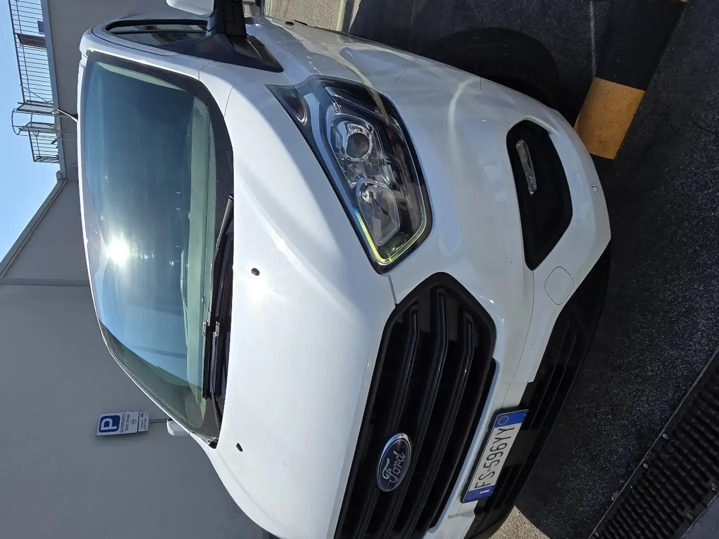Ford Tourneo Custom - 1