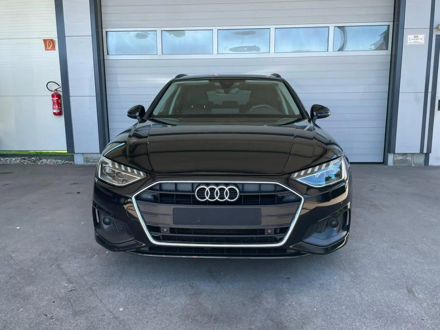 Audi A4 Avant 35 TDI S-tronic LED/LEDER/NAVI/ASSIST./17'' Schwarz - 1