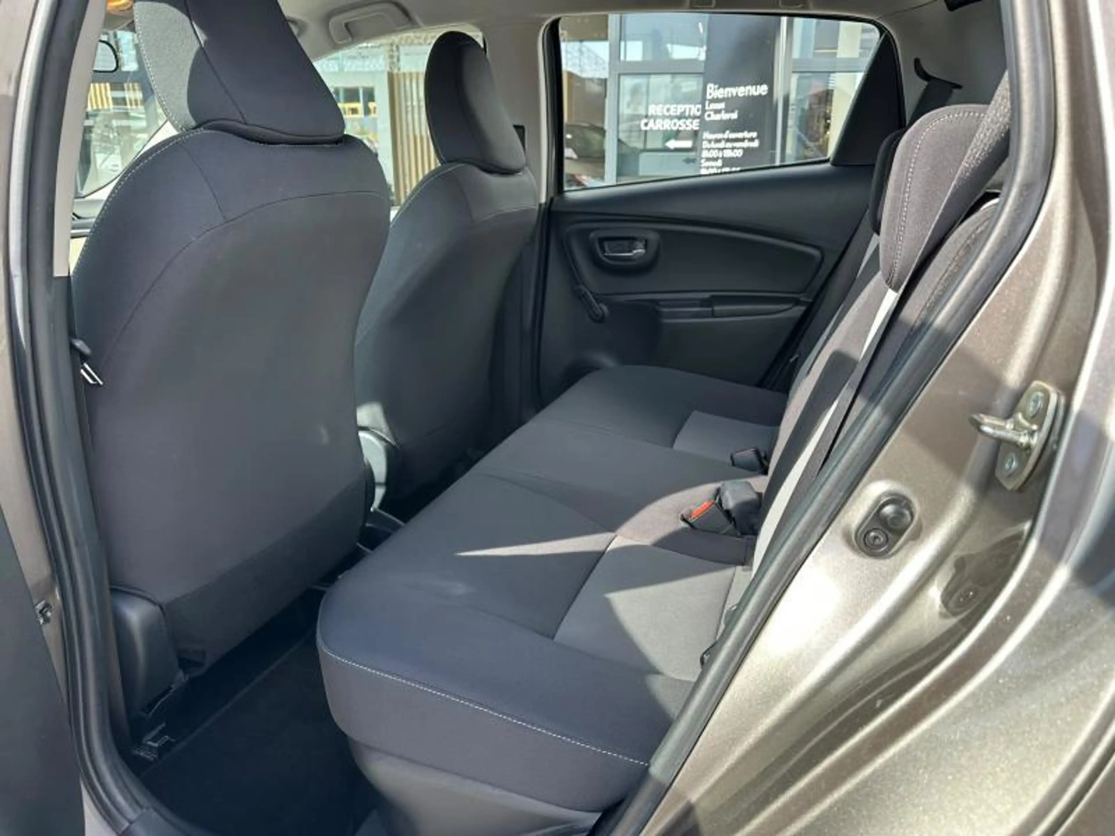 Toyota Yaris Comfort & Pack Y-CONIC — photo 9