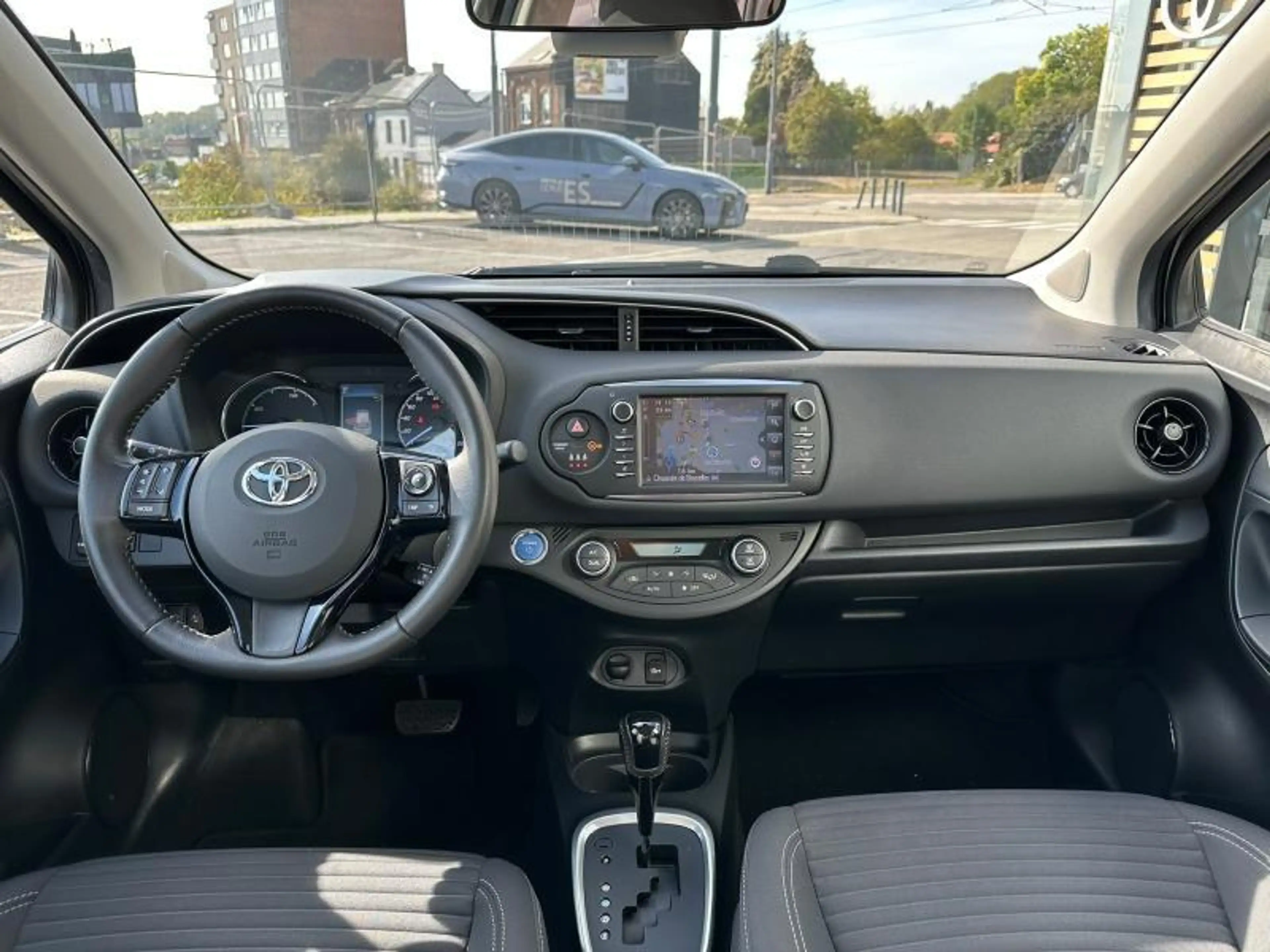Toyota Yaris Comfort & Pack Y-CONIC — photo 13
