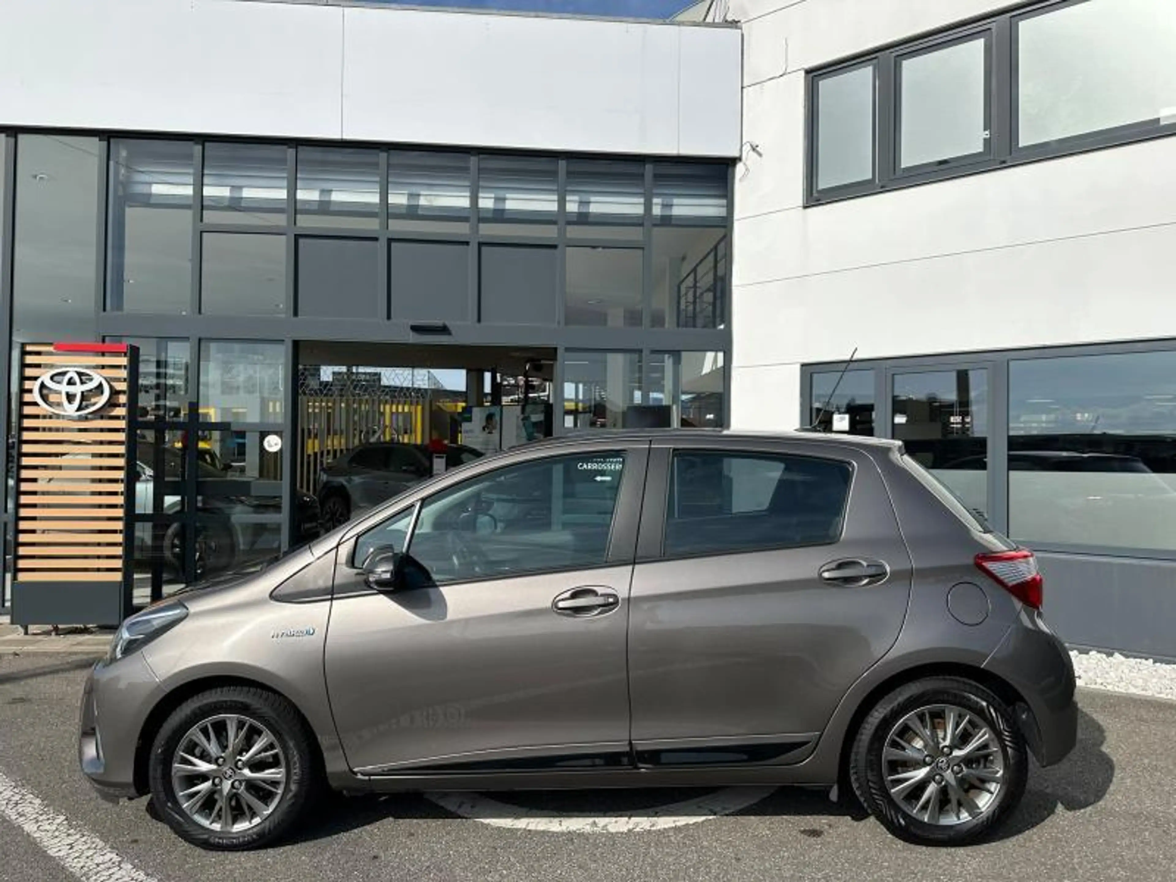 Toyota Yaris Comfort & Pack Y-CONIC — photo 4
