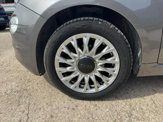 Fiat 500 view 11