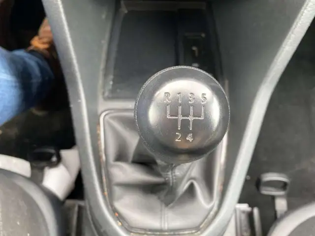 Volkswagen Caddy view 8