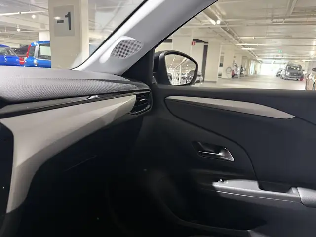 Opel Corsa view 9