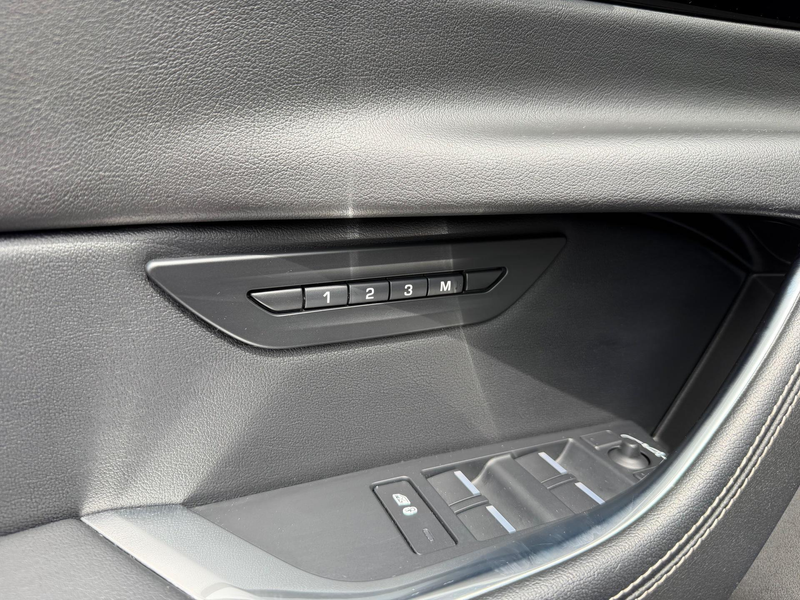 Jaguar XE D200 R-Dynamic Black Mild-Hybrid S/S 150 kW (20... — photo 8