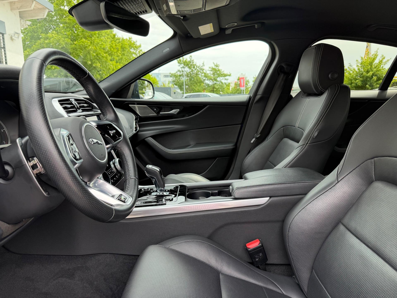 Jaguar XE D200 R-Dynamic Black Mild-Hybrid S/S 150 kW (20... — photo 5