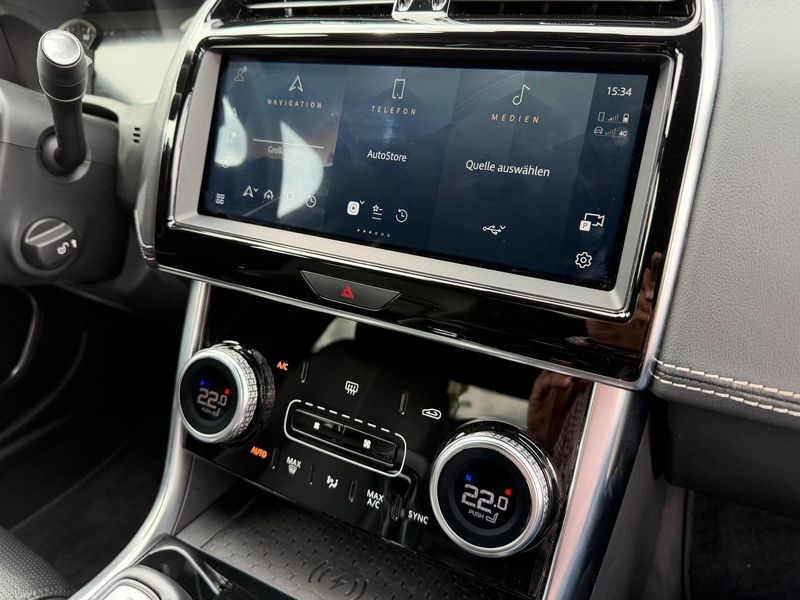 Jaguar XE D200 R-Dynamic Black Mild-Hybrid S/S 150 kW (20... — photo 15