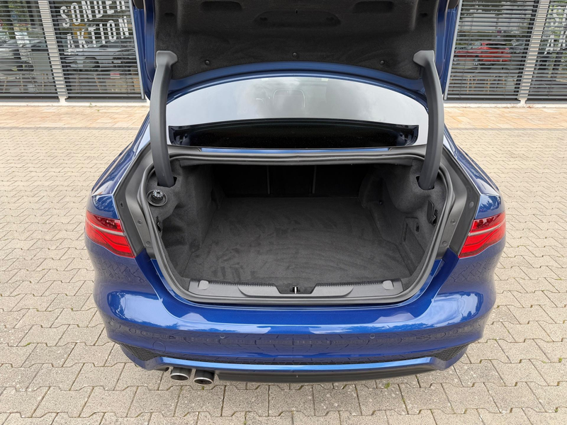 Jaguar XE D200 R-Dynamic Black Mild-Hybrid S/S 150 kW (20... — photo 11
