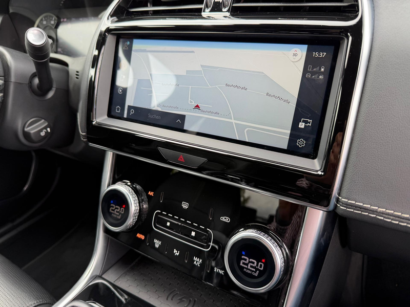 Jaguar XE D200 R-Dynamic Black Mild-Hybrid S/S 150 kW (20... — photo 13