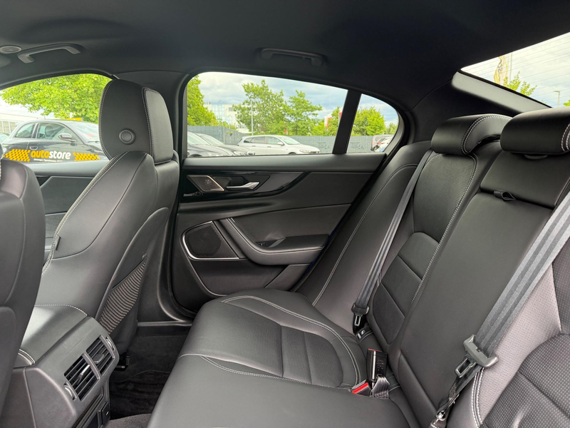 Jaguar XE D200 R-Dynamic Black Mild-Hybrid S/S 150 kW (20... — photo 10