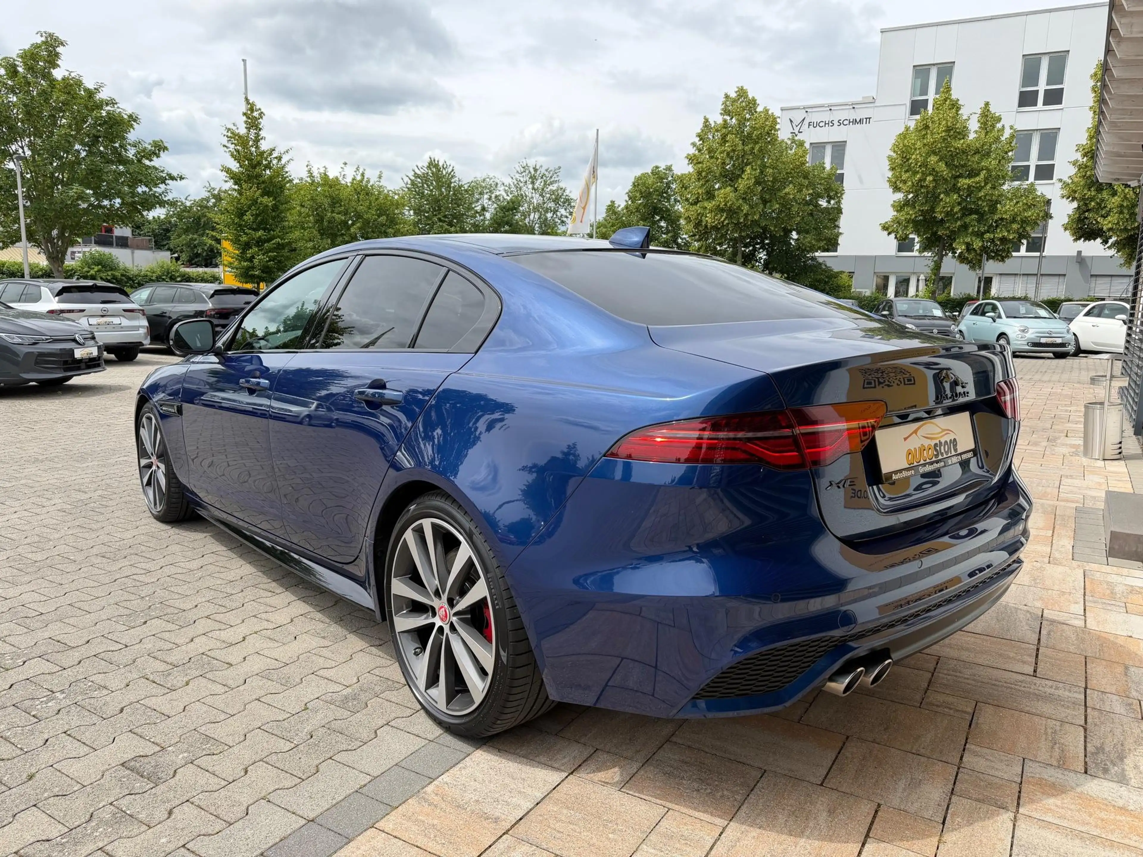 Jaguar XE D200 R-Dynamic Black Mild-Hybrid S/S 150 kW (20... — photo 4