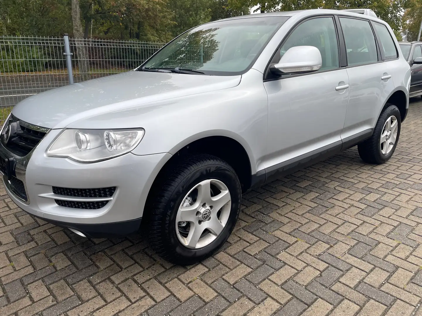 Volkswagen Touareg Allrad TDI W+S HU neu Gris - 1