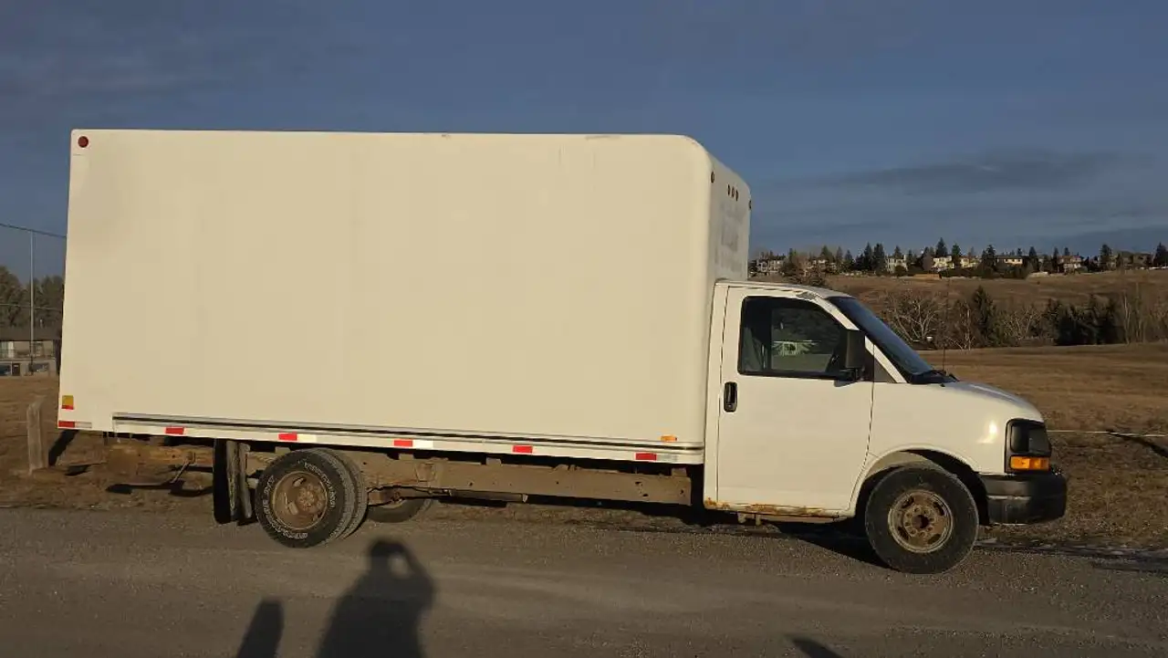 GMC Savana снимка GMC Savana