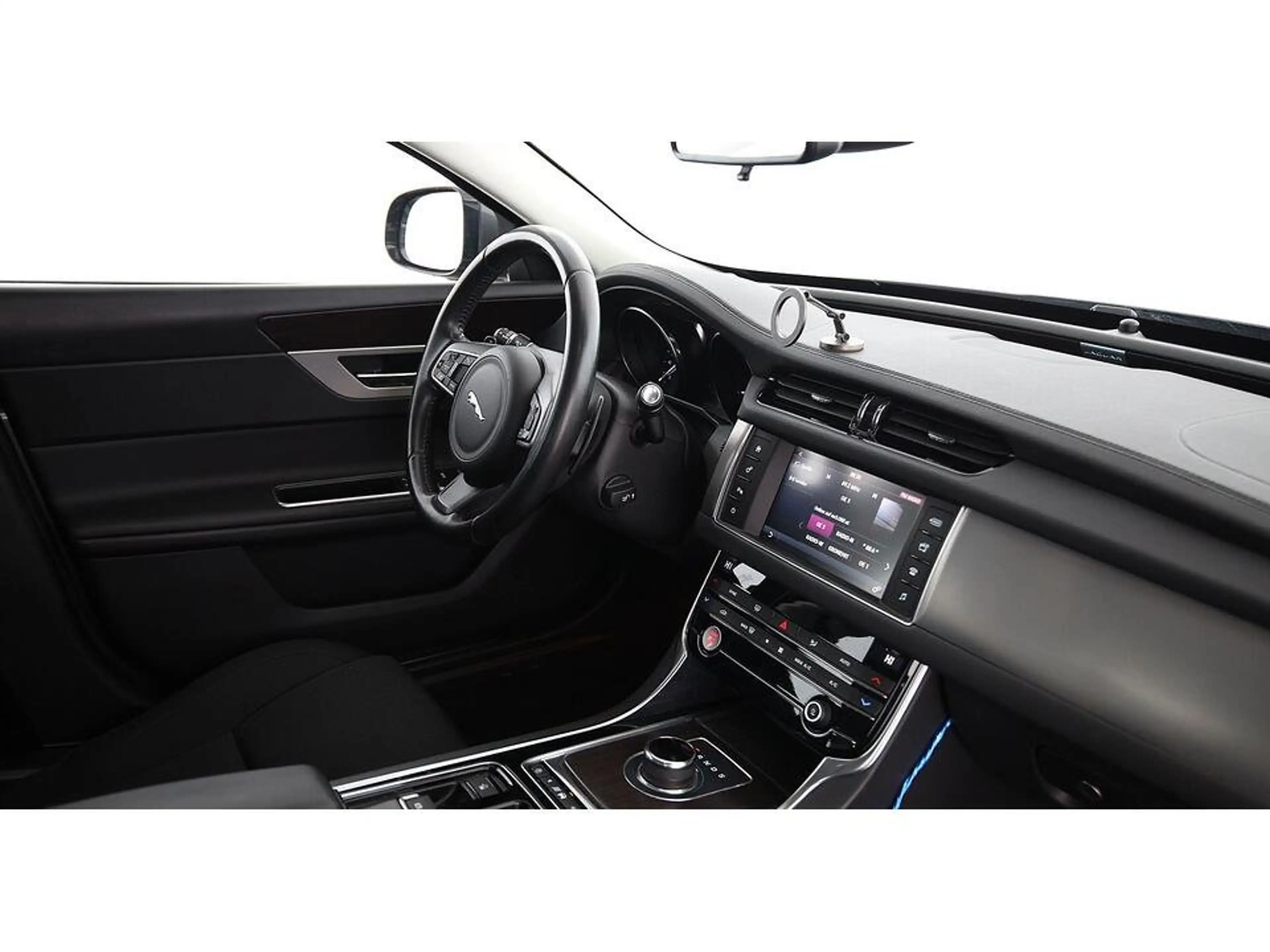 Jaguar XF 20d Pure Aut XENON ASSIST TEMPOMAT — photo 13
