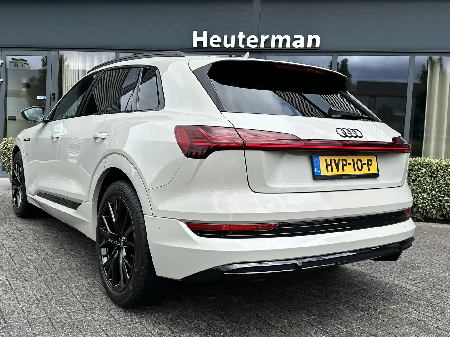Audi e-tron 50 Quattro S Line/ Krijt/ B&O/ Pano/ Nachtzicht Jaune - 2