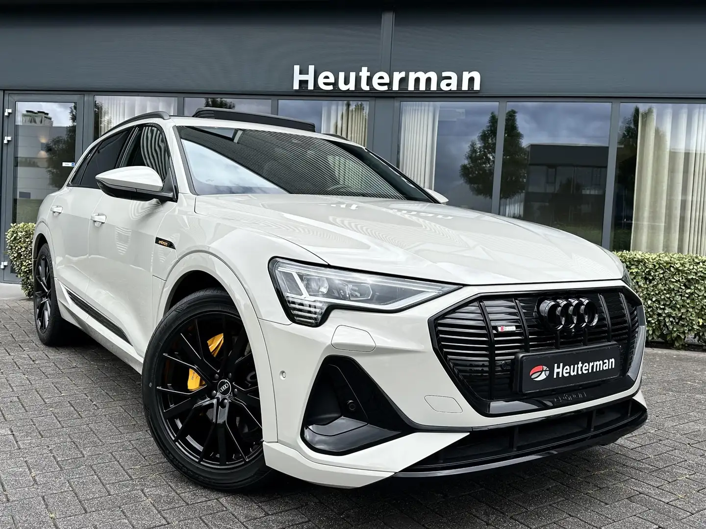 Audi e-tron 50 Quattro S Line/ Krijt/ B&O/ Pano/ Nachtzicht Jaune - 1