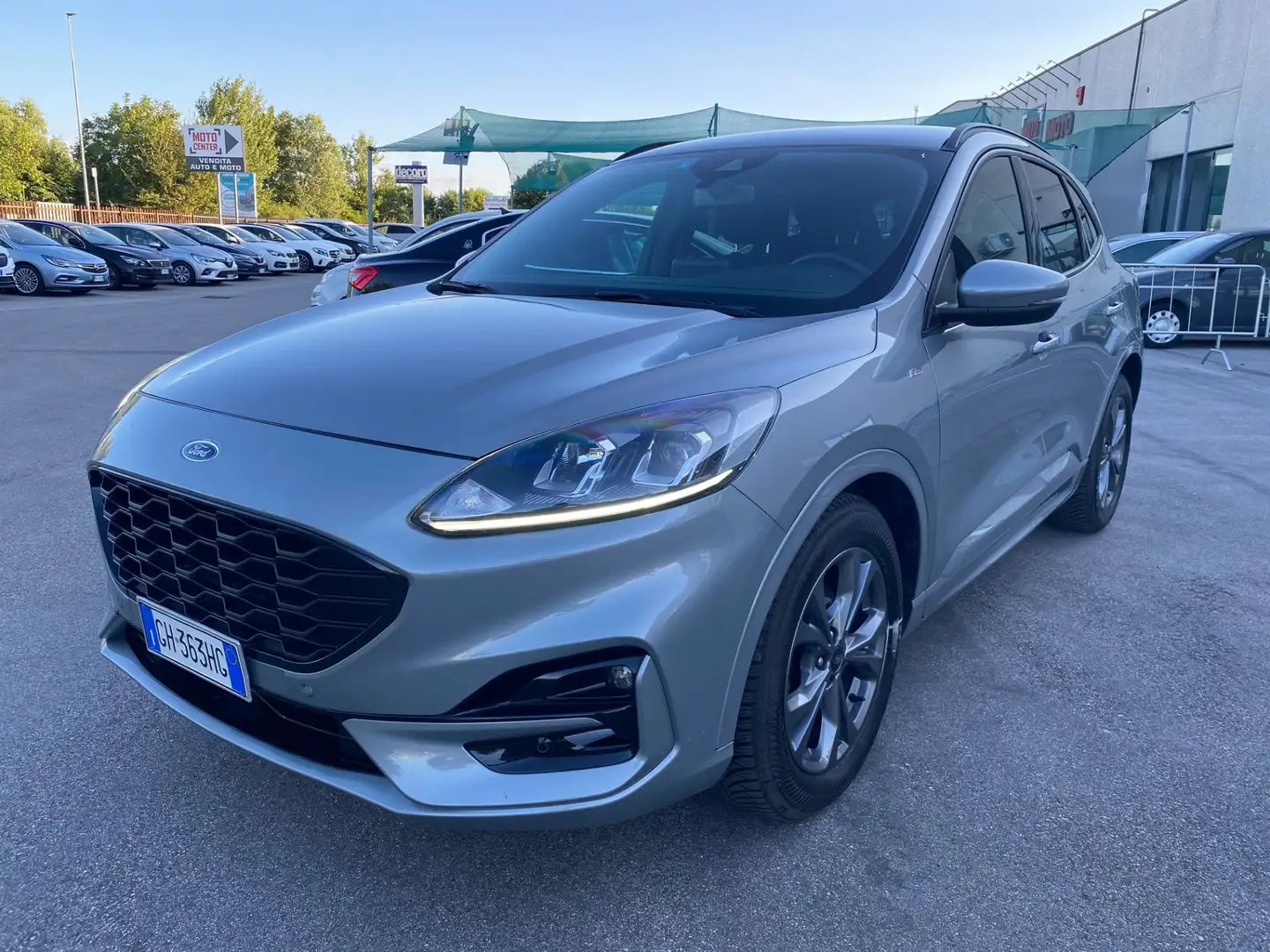 Ford Kuga Kuga 1.5 EcoBlue 120 CV aut. 2WD ST-Line Gris - 1