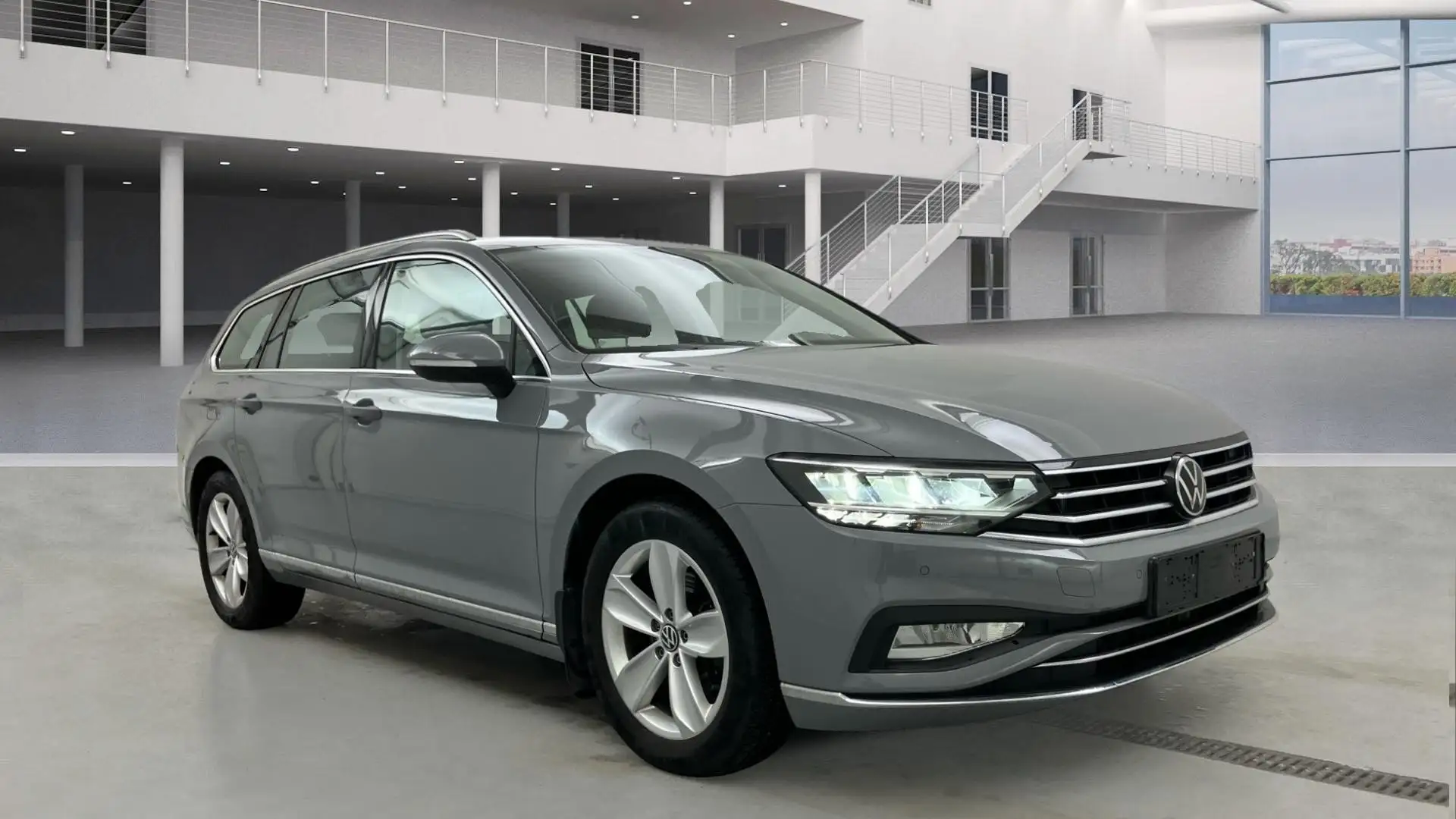 Volkswagen Passat Variant Elegance 4Motion Matrix AHK Standhzg. NAVI ACC Grau - 2