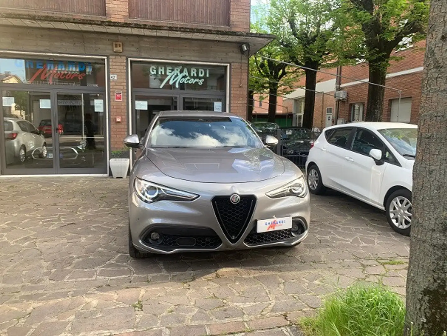 Alfa Romeo Stelvio Stelvio 2.2 Turbodiesel 210 CV AT8 Q4 Veloce Grau - 1