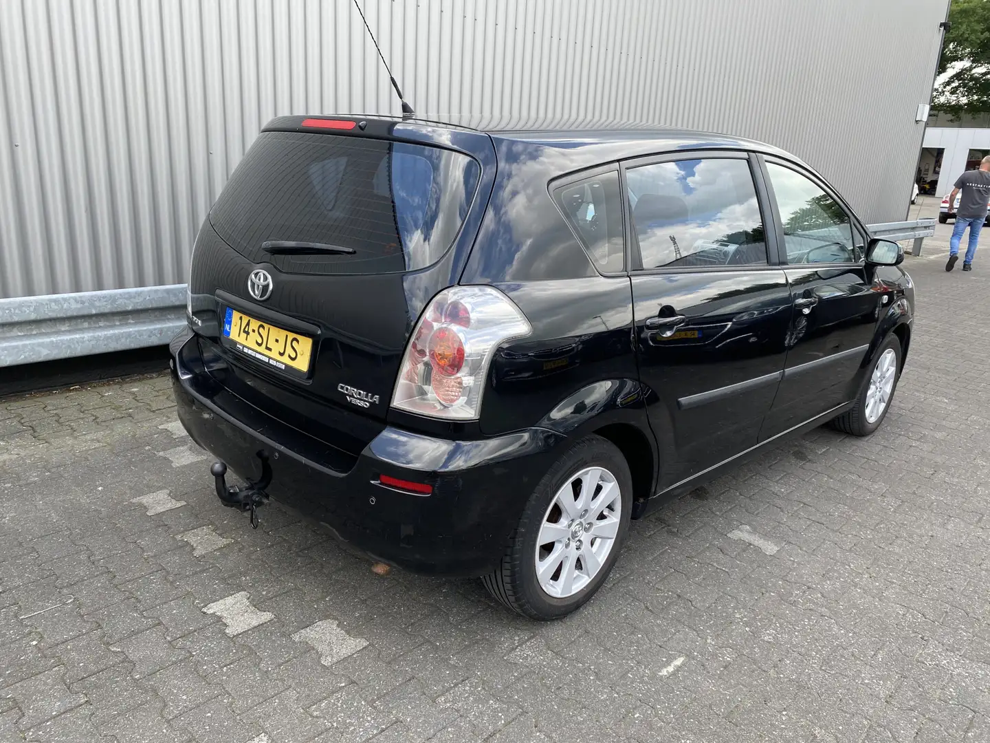 Toyota Verso 1.8 VVT-i Sol Leer, Clima, CC, PDC, LM, Trekh, nw. Zwart - 2