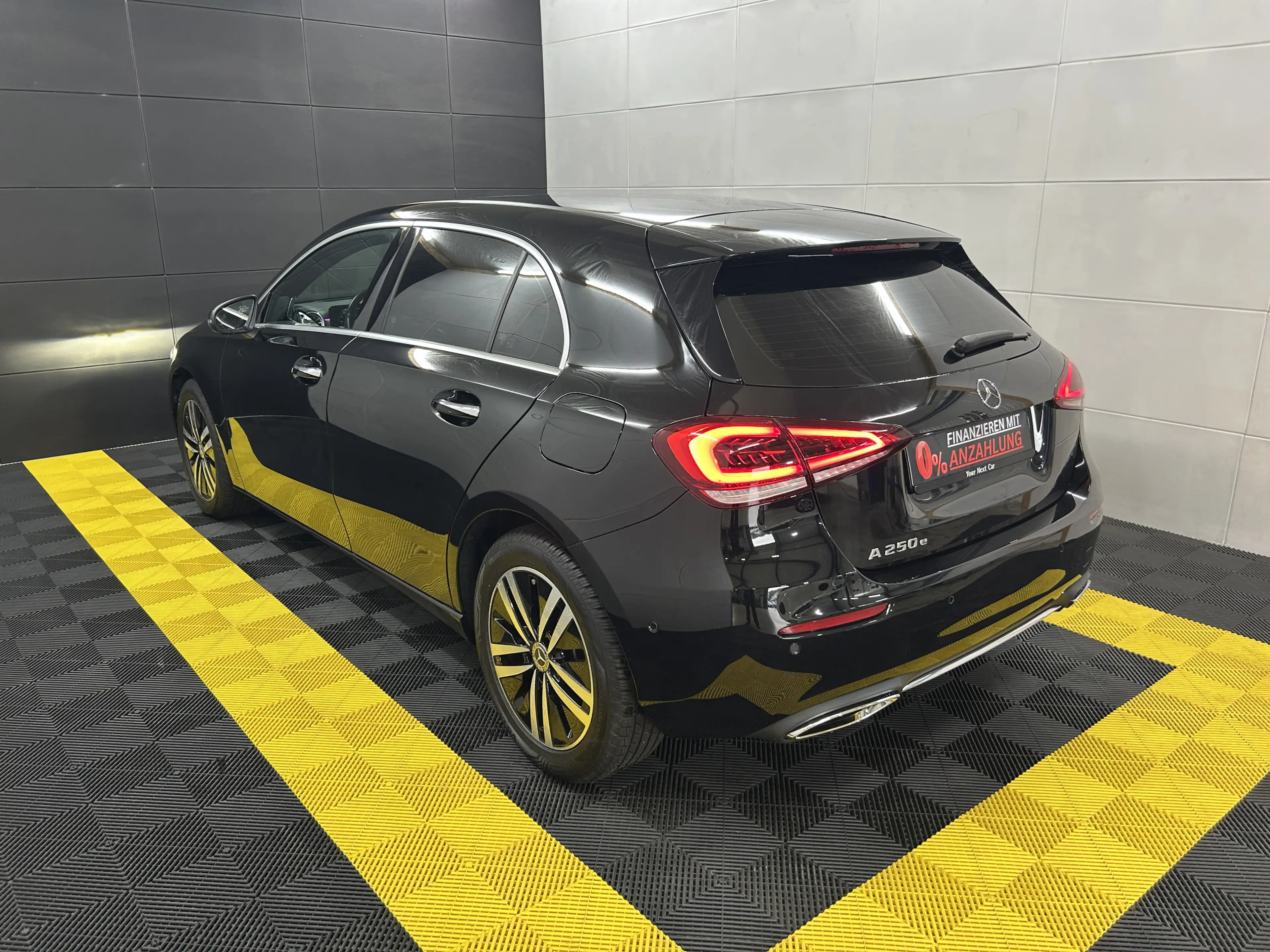 Mercedes-Benz A 250 e Progressive+360°+HUD+Burmester+ACC+LED — photo 7