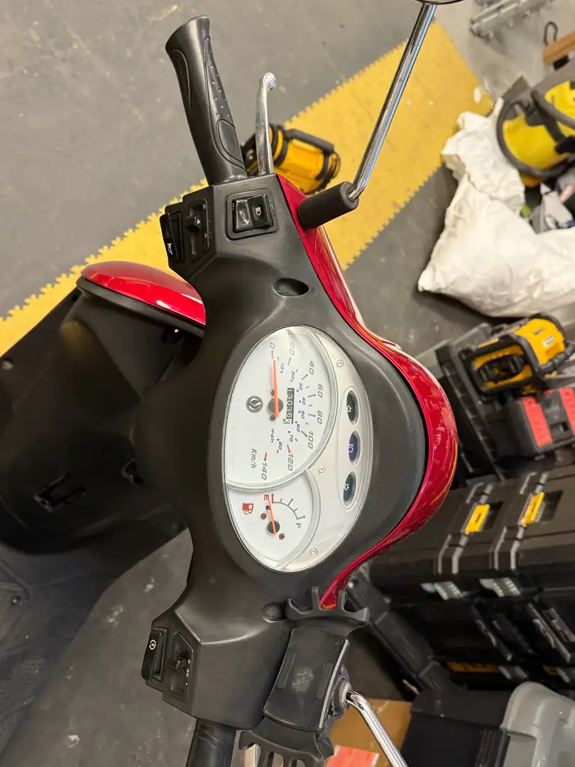 SYM Fiddle 125 Rouge - 2