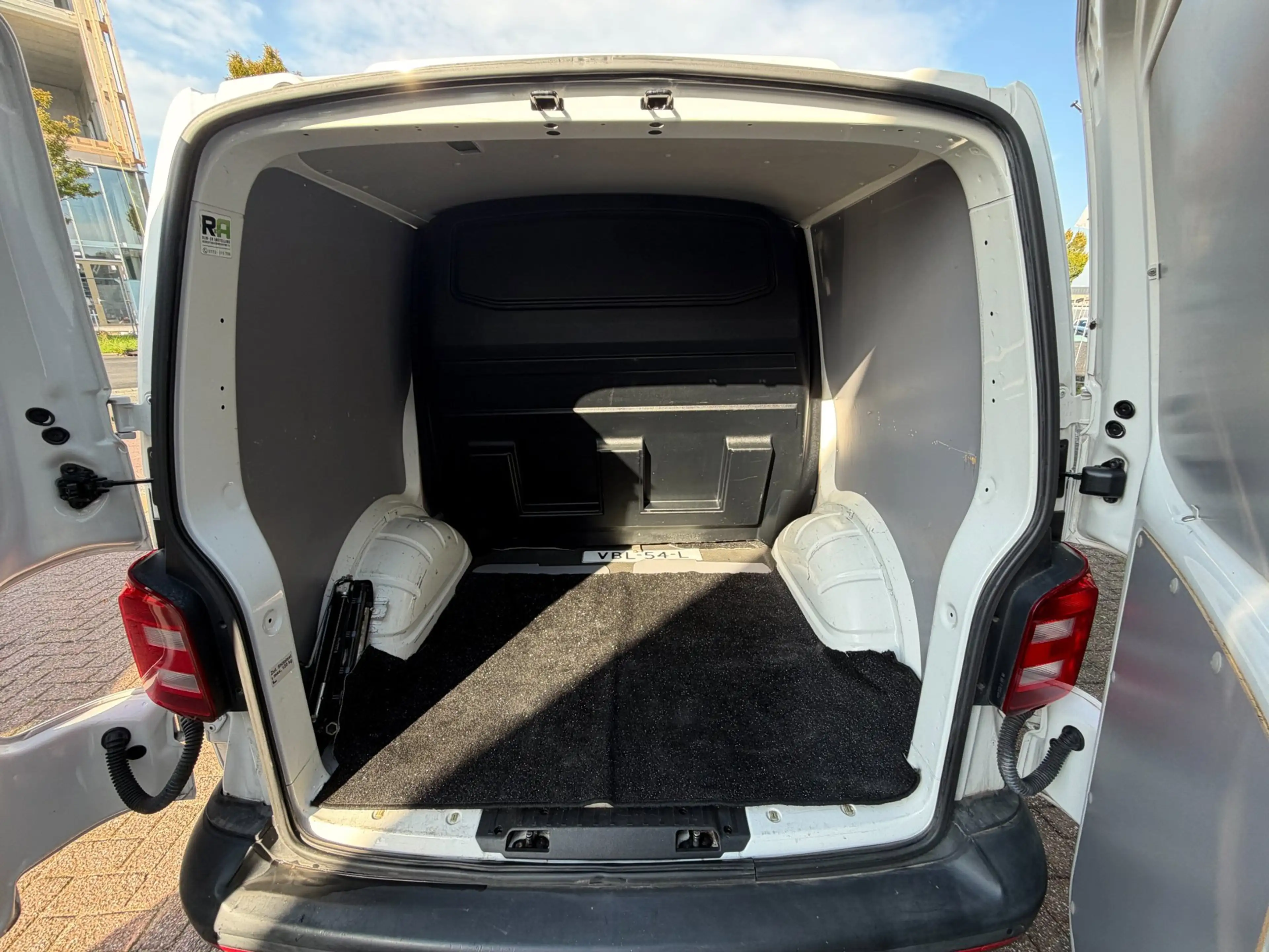 Volkswagen Transporter 2.0 TDI L1H2 Highline AIrco|Cruise|Carplay — photo 9