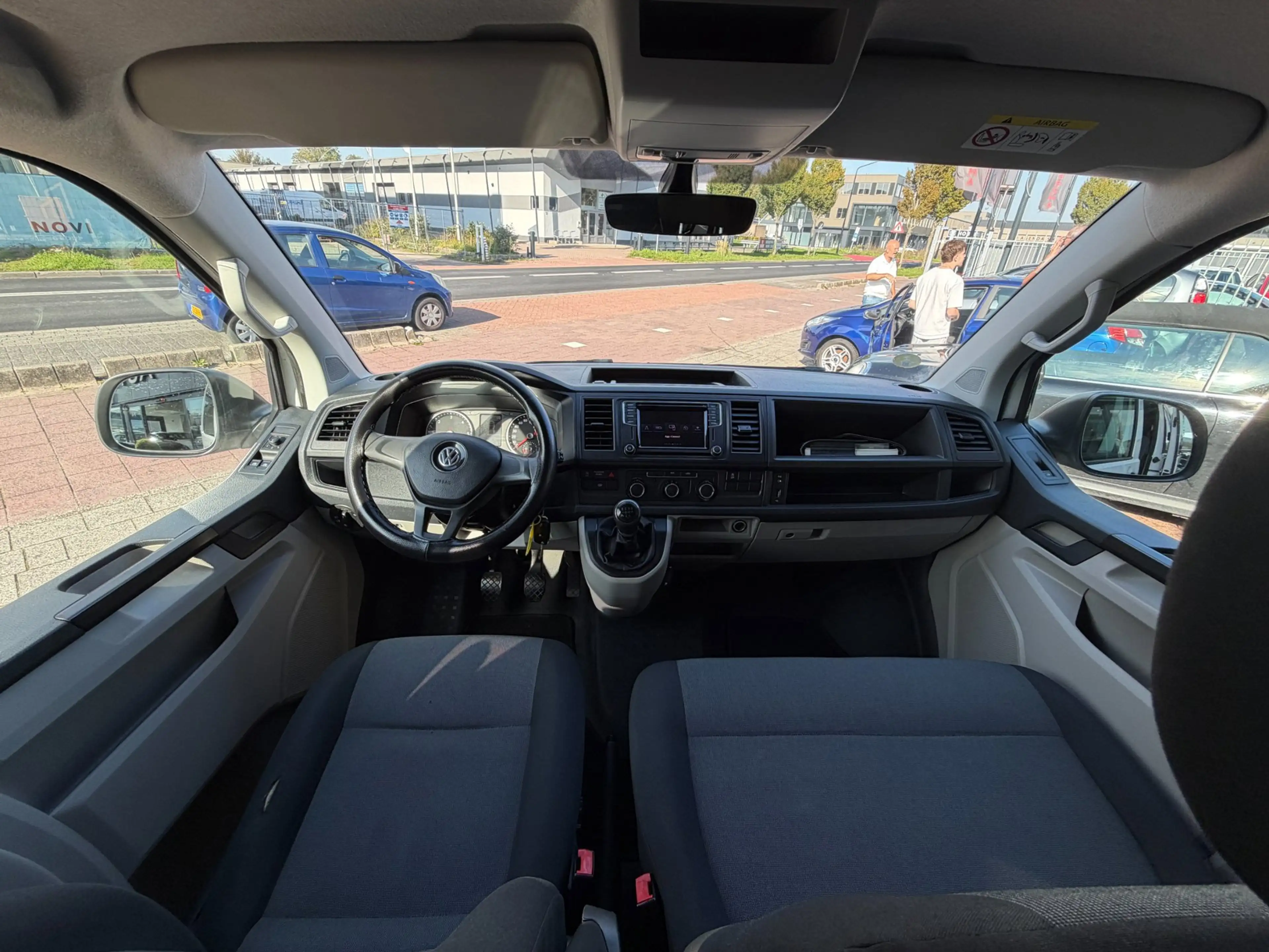 Volkswagen Transporter 2.0 TDI L1H2 Highline AIrco|Cruise|Carplay — photo 2