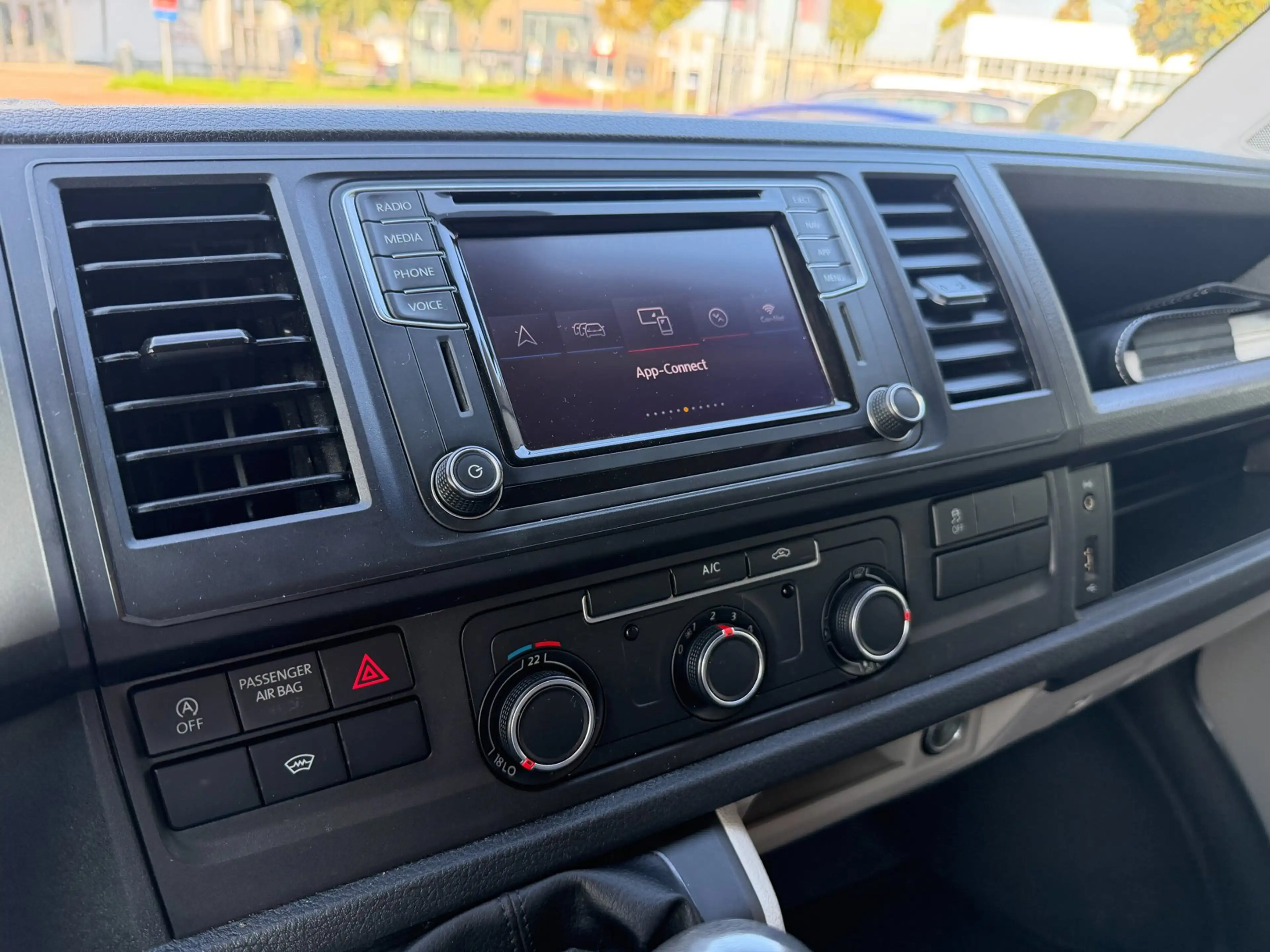 Volkswagen Transporter 2.0 TDI L1H2 Highline AIrco|Cruise|Carplay — photo 3