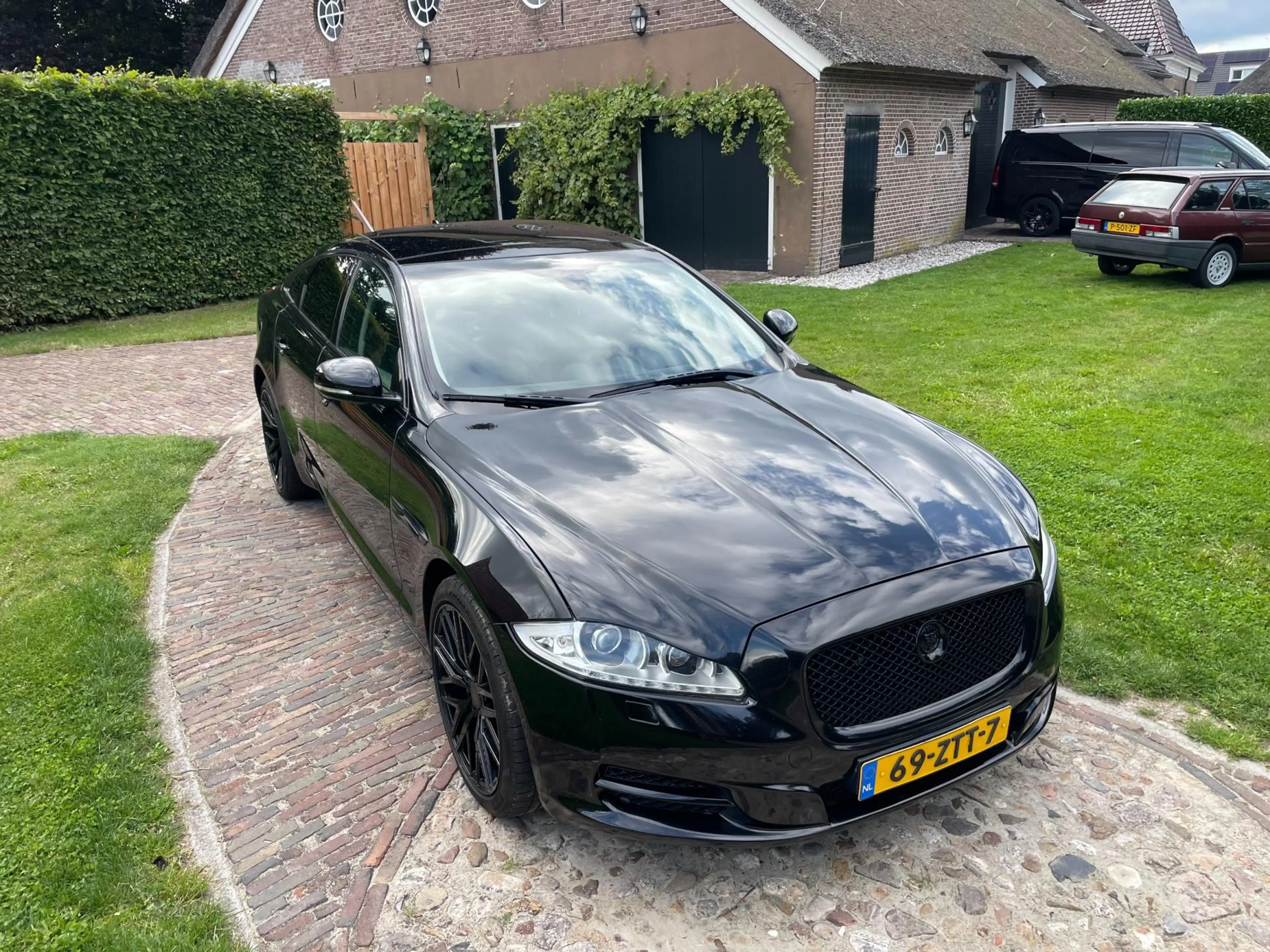 Jaguar XJ 2.0 Luxury-PANO-CAMERA-NL AUTO-BLACK OPTIEK-20"- — photo 8