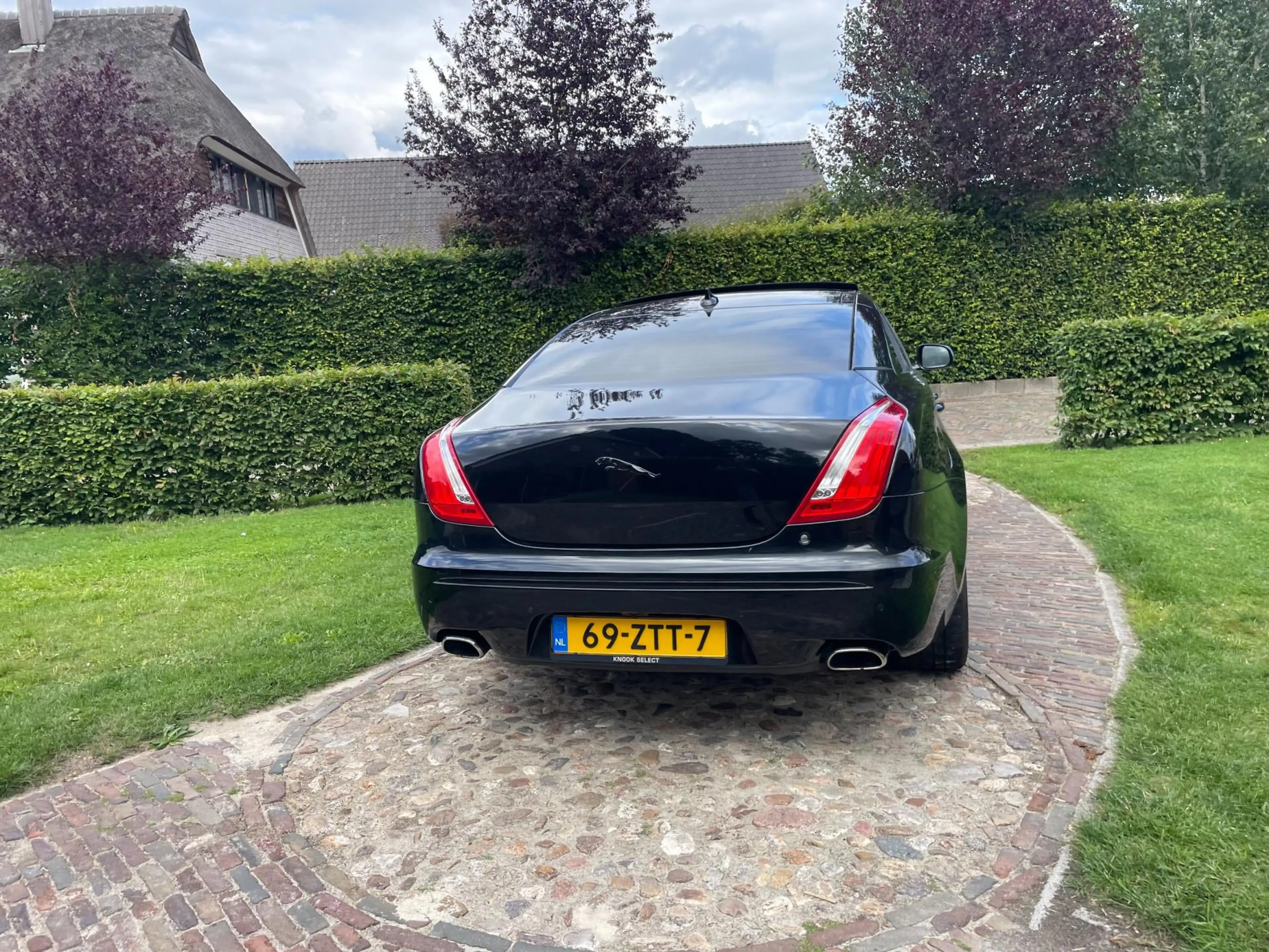 Jaguar XJ 2.0 Luxury-PANO-CAMERA-NL AUTO-BLACK OPTIEK-20"- — photo 4