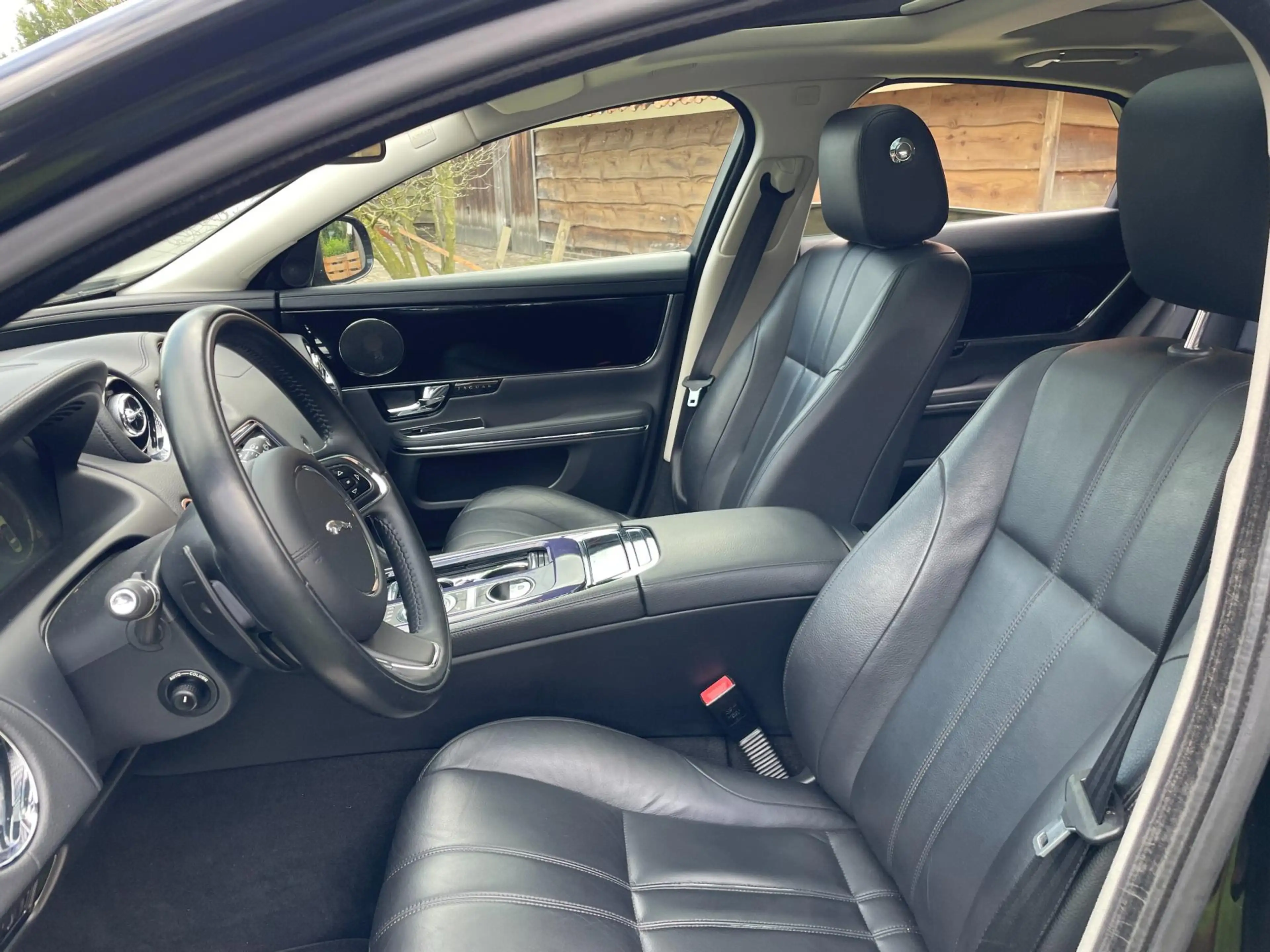 Jaguar XJ 2.0 Luxury-PANO-CAMERA-NL AUTO-BLACK OPTIEK-20"- — photo 15
