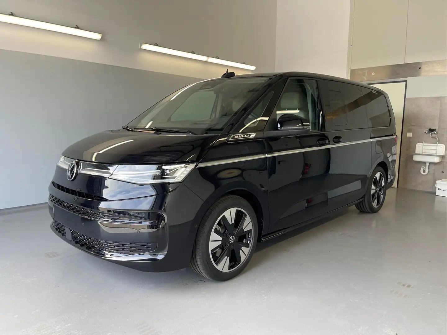 Volkswagen T7 Multivan Style eHybrid 4Motion LÜ 7Si+360°+Pano+ergoComf... Schwarz - 1